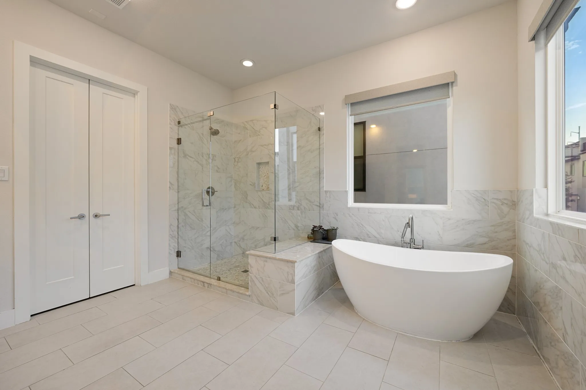 Single Family Residence For Sale in Dallas County , 4113 Entrada Way, Dallas, Texas 75219, 3 Bedroom, 5 Bathroom, 2 Garage spaces, 3,032 Sqft, built in 2019, mls#21282545, Real Estate Agent in Dallas, Homes For Sale in Dallas county, Homes For Sale in Dallas, Realtor in Dallas Texas, Real Estate Brokerage Independent Realty Texas, Luminita Cordes Realtor