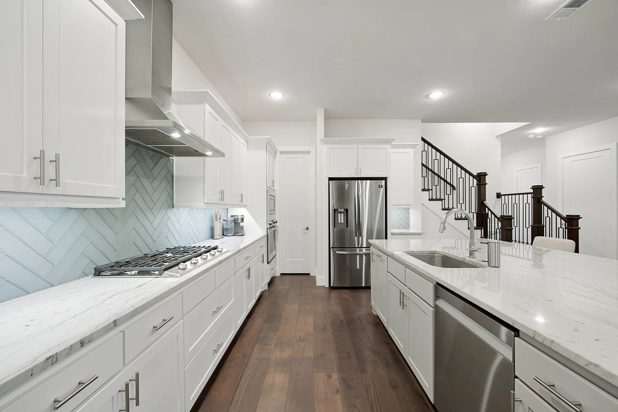 Single Family Residence For Sale in Dallas County , 4113 Entrada Way, Dallas, Texas 75219, 3 Bedroom, 5 Bathroom, 2 Garage spaces, 3,032 Sqft, built in 2019, mls#21282545, Real Estate Agent in Dallas, Homes For Sale in Dallas county, Homes For Sale in Dallas, Realtor in Dallas Texas, Real Estate Brokerage Independent Realty Texas, Luminita Cordes Realtor