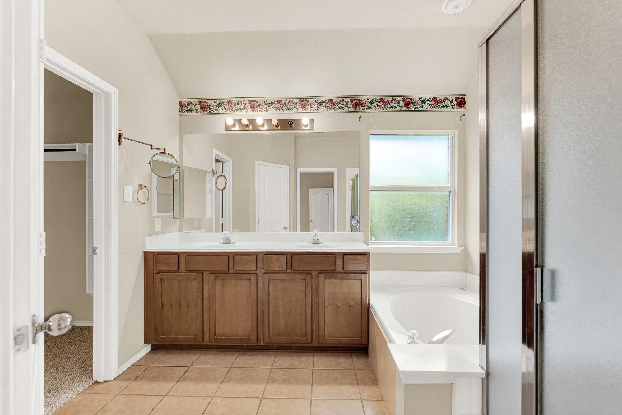 Primary Ensuite Bath