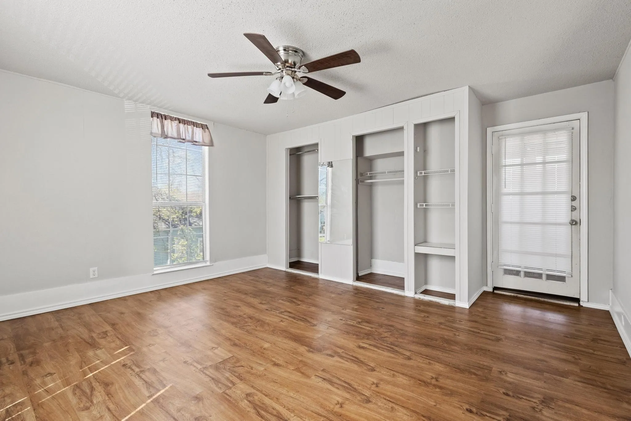 Triplex For Sale in Grayson County , 909 W Chestnut Street, Denison, Texas 75020, 0, 0, Garage spaces, 0 Sqft, built in 1920, mls#21283331, Real Estate Agent in Denison, Homes For Sale in Grayson county, Homes For Sale in Denison, Realtor in Denison Texas, Real Estate Brokerage Independent Realty Texas, Luminita Cordes Realtor