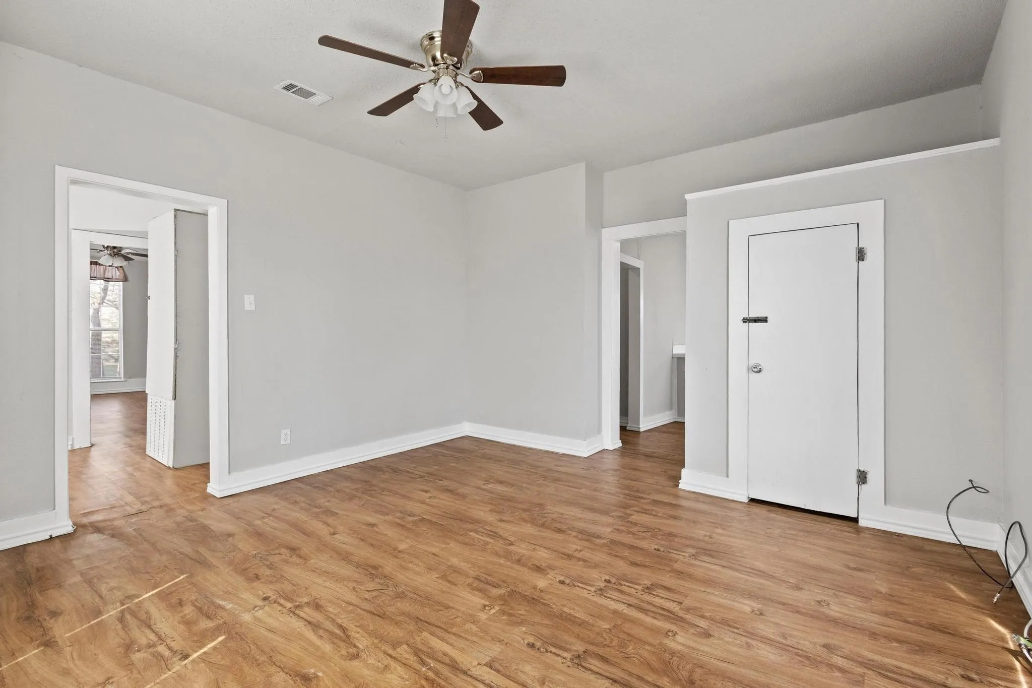 Triplex For Sale in Grayson County , 909 W Chestnut Street, Denison, Texas 75020, 0, 0, Garage spaces, 0 Sqft, built in 1920, mls#21283331, Real Estate Agent in Denison, Homes For Sale in Grayson county, Homes For Sale in Denison, Realtor in Denison Texas, Real Estate Brokerage Independent Realty Texas, Luminita Cordes Realtor