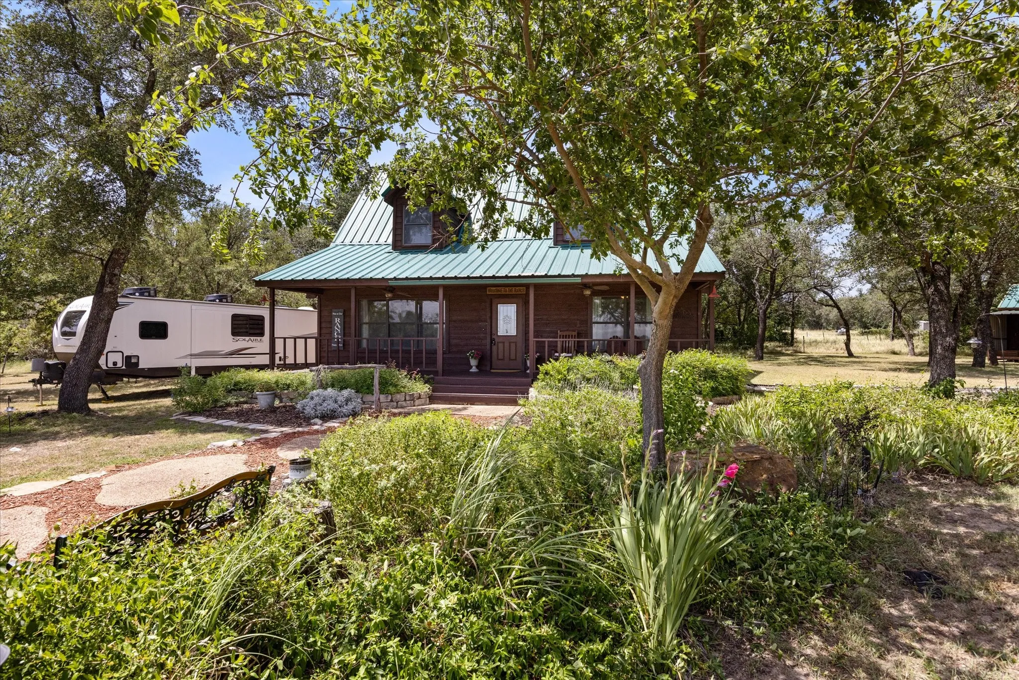 Single Family Residence For Sale in Erath County , 1170 Diamond Oaks Road, Stephenville, Texas 76401, 3 Bedroom, 2 Bathroom, Garage spaces, 1,604 Sqft, built in 1997, mls#21283641, Real Estate Agent in Stephenville, Homes For Sale in Erath county, Homes For Sale in Stephenville, Realtor in Stephenville Texas, Real Estate Brokerage Independent Realty Texas, Luminita Cordes Realtor