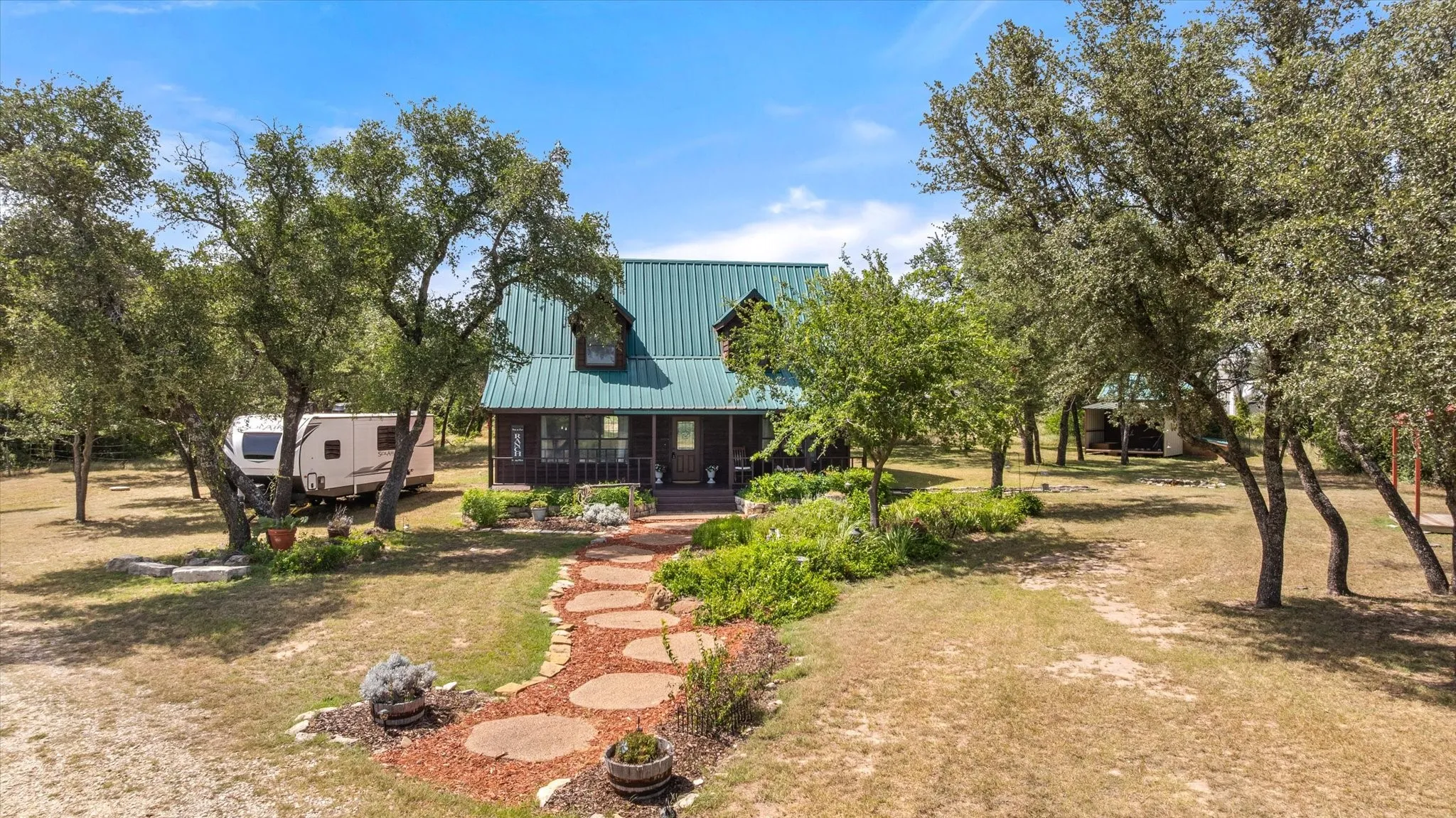 Single Family Residence For Sale in Erath County , 1170 Diamond Oaks Road, Stephenville, Texas 76401, 3 Bedroom, 2 Bathroom, Garage spaces, 1,604 Sqft, built in 1997, mls#21283641, Real Estate Agent in Stephenville, Homes For Sale in Erath county, Homes For Sale in Stephenville, Realtor in Stephenville Texas, Real Estate Brokerage Independent Realty Texas, Luminita Cordes Realtor