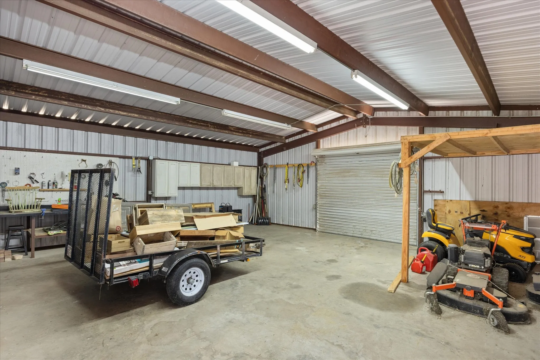 Single Family Residence For Sale in Erath County , 1170 Diamond Oaks Road, Stephenville, Texas 76401, 3 Bedroom, 2 Bathroom, Garage spaces, 1,604 Sqft, built in 1997, mls#21283641, Real Estate Agent in Stephenville, Homes For Sale in Erath county, Homes For Sale in Stephenville, Realtor in Stephenville Texas, Real Estate Brokerage Independent Realty Texas, Luminita Cordes Realtor