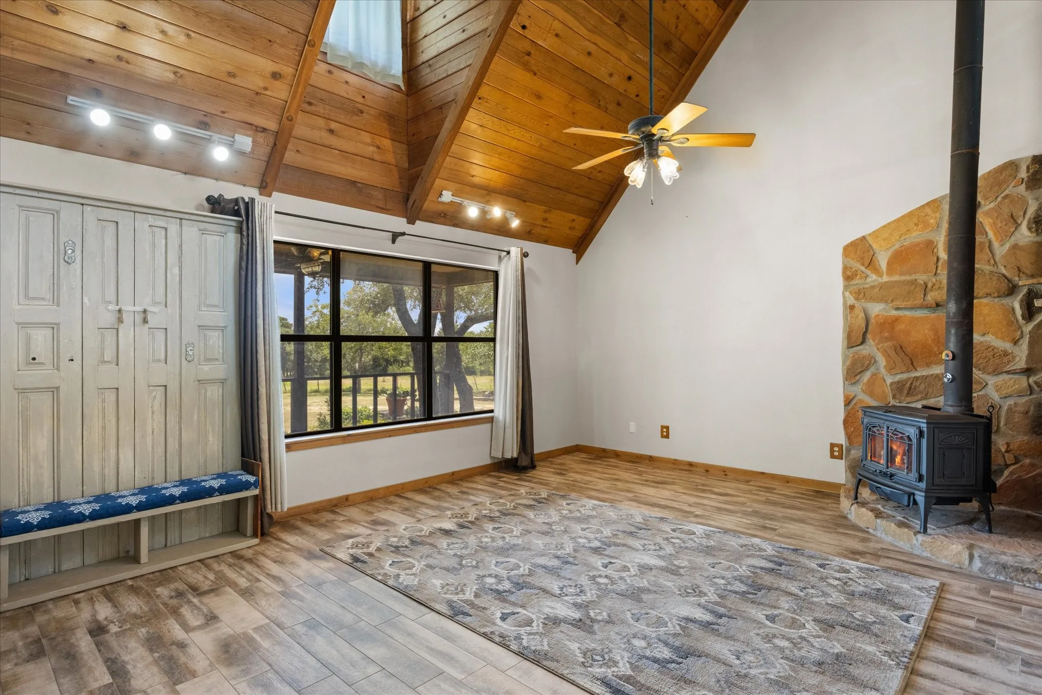 Single Family Residence For Sale in Erath County , 1170 Diamond Oaks Road, Stephenville, Texas 76401, 3 Bedroom, 2 Bathroom, Garage spaces, 1,604 Sqft, built in 1997, mls#21283641, Real Estate Agent in Stephenville, Homes For Sale in Erath county, Homes For Sale in Stephenville, Realtor in Stephenville Texas, Real Estate Brokerage Independent Realty Texas, Luminita Cordes Realtor
