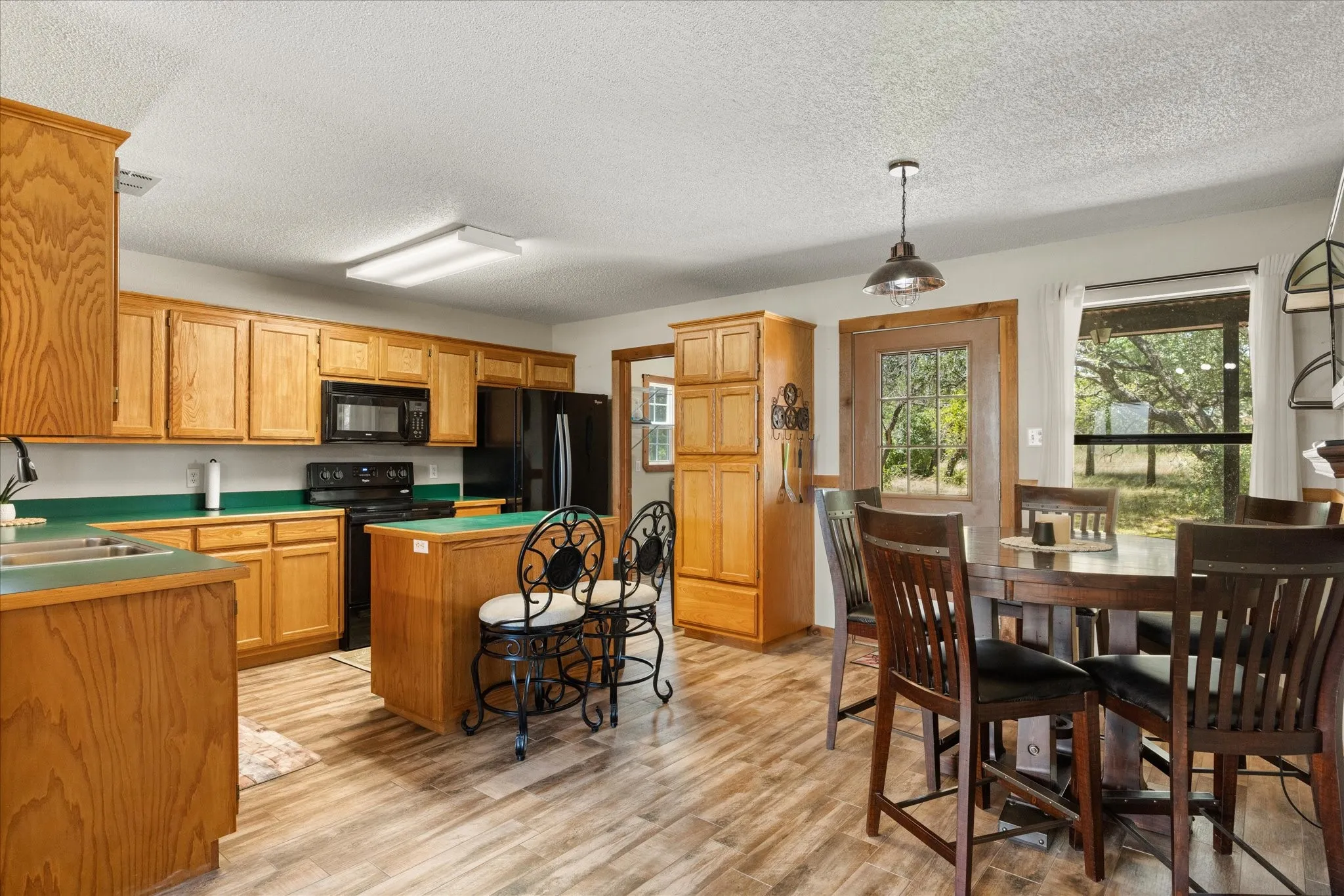 Single Family Residence For Sale in Erath County , 1170 Diamond Oaks Road, Stephenville, Texas 76401, 3 Bedroom, 2 Bathroom, Garage spaces, 1,604 Sqft, built in 1997, mls#21283641, Real Estate Agent in Stephenville, Homes For Sale in Erath county, Homes For Sale in Stephenville, Realtor in Stephenville Texas, Real Estate Brokerage Independent Realty Texas, Luminita Cordes Realtor