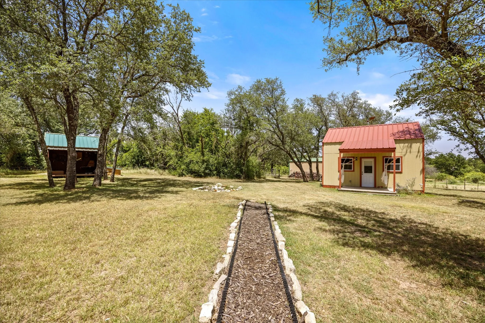 Single Family Residence For Sale in Erath County , 1170 Diamond Oaks Road, Stephenville, Texas 76401, 3 Bedroom, 2 Bathroom, Garage spaces, 1,604 Sqft, built in 1997, mls#21283641, Real Estate Agent in Stephenville, Homes For Sale in Erath county, Homes For Sale in Stephenville, Realtor in Stephenville Texas, Real Estate Brokerage Independent Realty Texas, Luminita Cordes Realtor