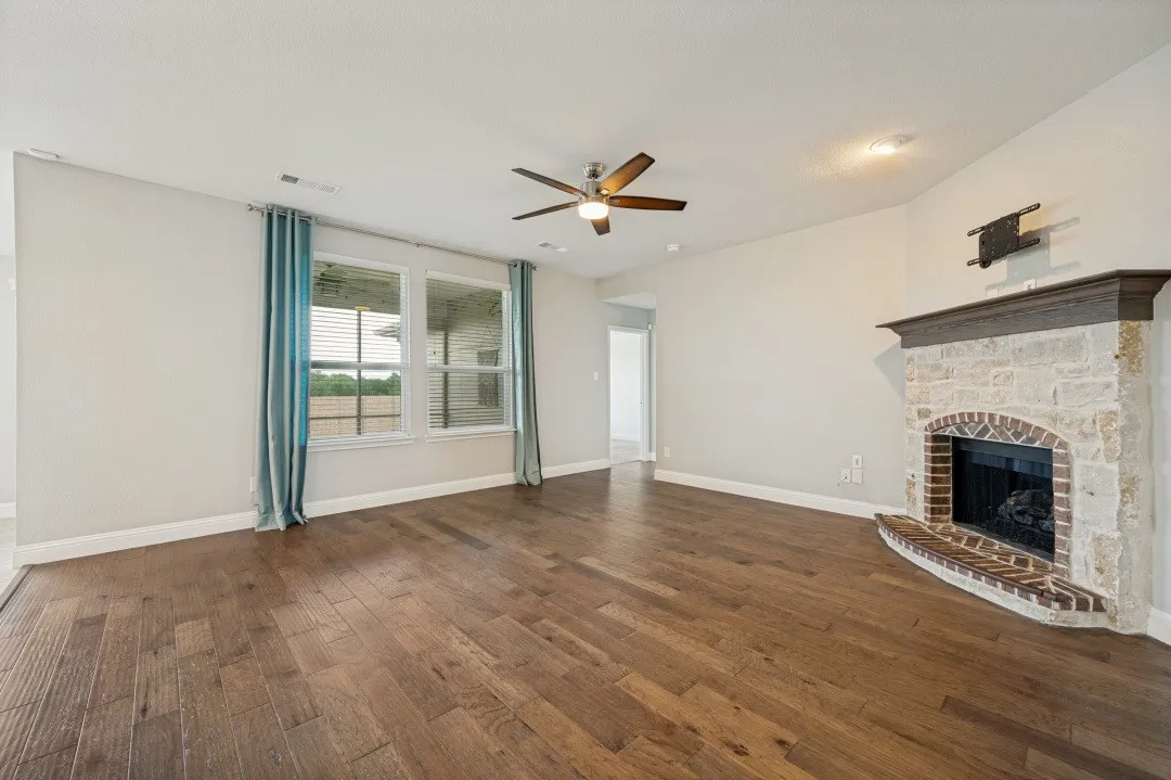 Single Family Residence For Sale in Denton County , 1217 Roadrunner Drive, Little Elm, Texas 75068, 3 Bedroom, 2 Bathroom, 2 Garage spaces, 1,616 Sqft, built in 2016, mls#21276379, Real Estate Agent in Little Elm, Homes For Sale in Denton county, Homes For Sale in Little Elm, Realtor in Little Elm Texas, Real Estate Brokerage Independent Realty Texas, Luminita Cordes Realtor