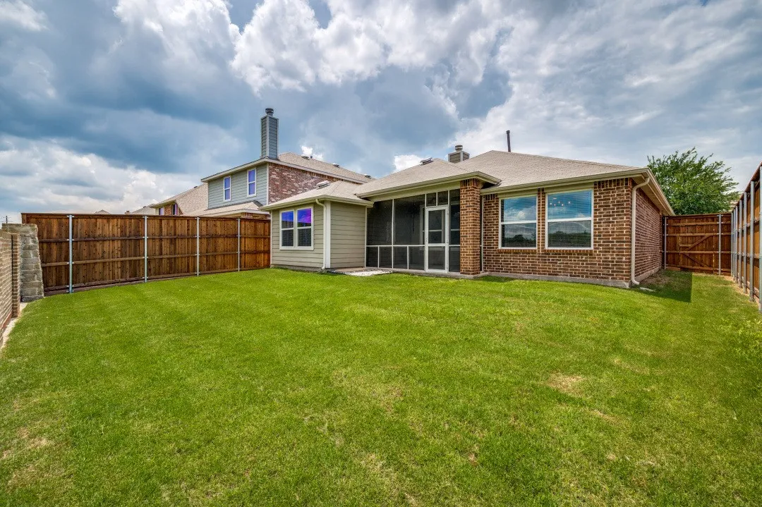 Single Family Residence For Sale in Denton County , 1217 Roadrunner Drive, Little Elm, Texas 75068, 3 Bedroom, 2 Bathroom, 2 Garage spaces, 1,616 Sqft, built in 2016, mls#21276379, Real Estate Agent in Little Elm, Homes For Sale in Denton county, Homes For Sale in Little Elm, Realtor in Little Elm Texas, Real Estate Brokerage Independent Realty Texas, Luminita Cordes Realtor