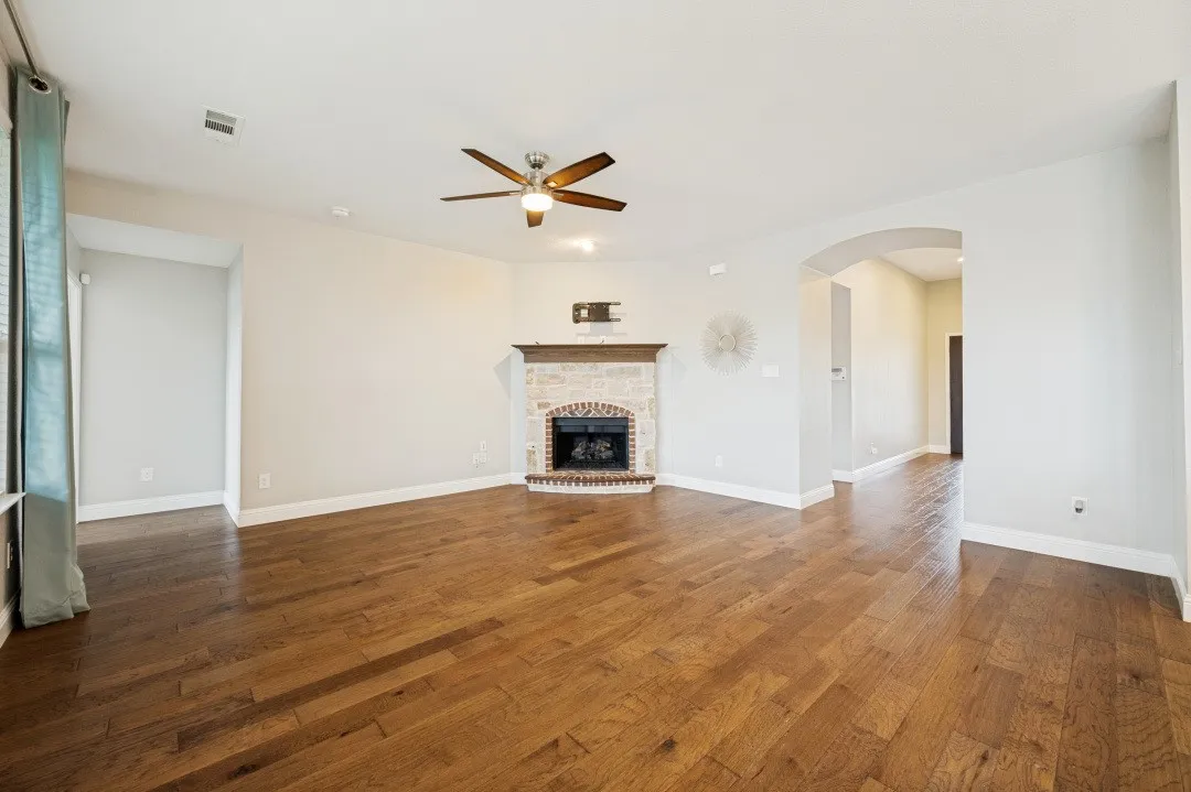 Single Family Residence For Sale in Denton County , 1217 Roadrunner Drive, Little Elm, Texas 75068, 3 Bedroom, 2 Bathroom, 2 Garage spaces, 1,616 Sqft, built in 2016, mls#21276379, Real Estate Agent in Little Elm, Homes For Sale in Denton county, Homes For Sale in Little Elm, Realtor in Little Elm Texas, Real Estate Brokerage Independent Realty Texas, Luminita Cordes Realtor
