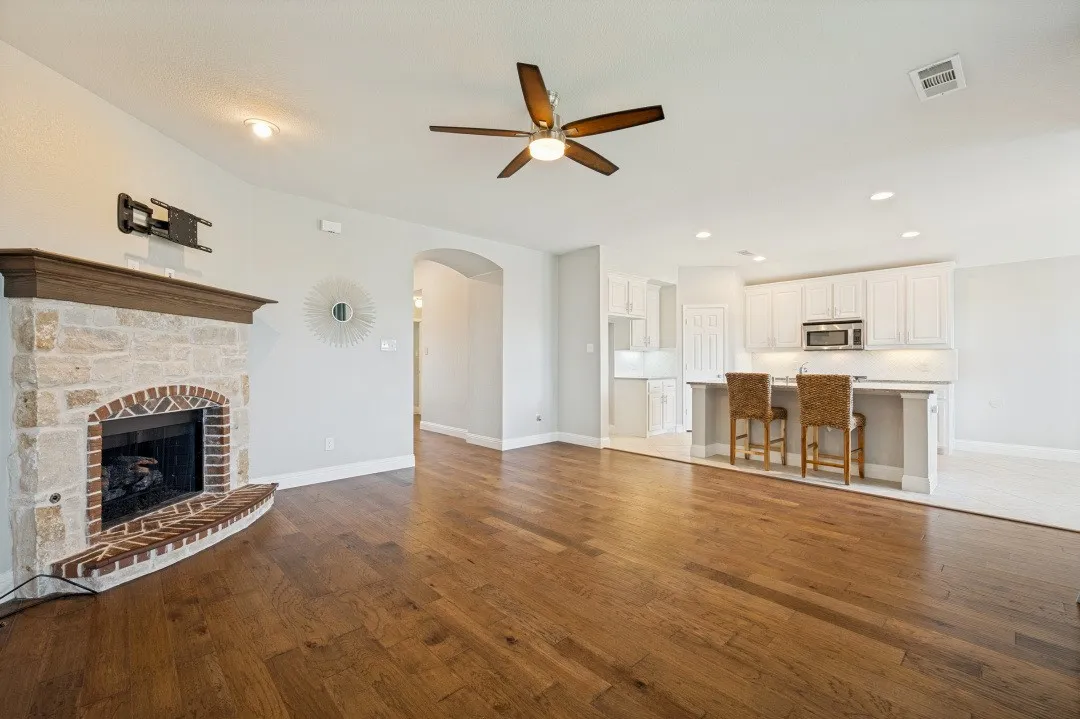 Single Family Residence For Sale in Denton County , 1217 Roadrunner Drive, Little Elm, Texas 75068, 3 Bedroom, 2 Bathroom, 2 Garage spaces, 1,616 Sqft, built in 2016, mls#21276379, Real Estate Agent in Little Elm, Homes For Sale in Denton county, Homes For Sale in Little Elm, Realtor in Little Elm Texas, Real Estate Brokerage Independent Realty Texas, Luminita Cordes Realtor