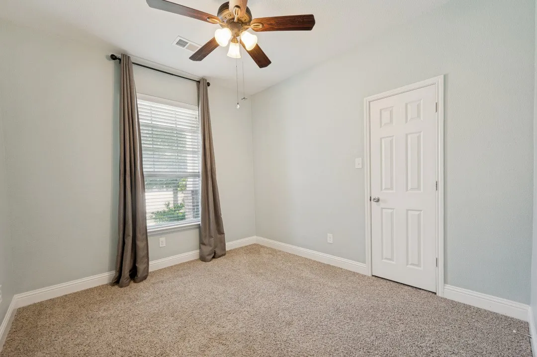 Single Family Residence For Sale in Denton County , 1217 Roadrunner Drive, Little Elm, Texas 75068, 3 Bedroom, 2 Bathroom, 2 Garage spaces, 1,616 Sqft, built in 2016, mls#21276379, Real Estate Agent in Little Elm, Homes For Sale in Denton county, Homes For Sale in Little Elm, Realtor in Little Elm Texas, Real Estate Brokerage Independent Realty Texas, Luminita Cordes Realtor