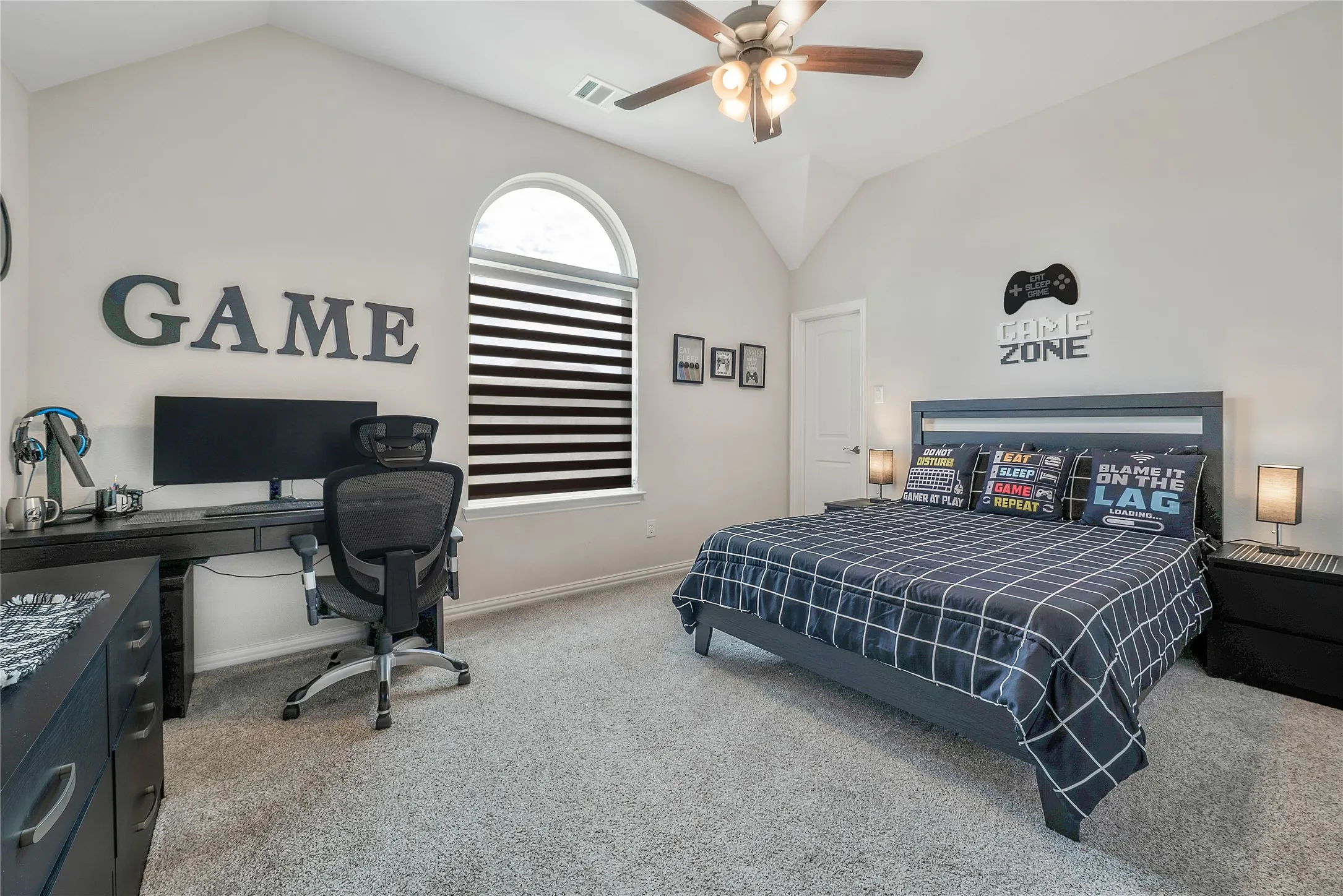 Single Family Residence For Rent in Collin County , 11908 Vista Meadow Lane, Frisco, Texas 75035, 6 Bedroom, 4 Bathroom, 2 Garage spaces, 4,241 Sqft, built in 2021, Price $4,500, mls#21282804, Real Estate Agent in Frisco, Homes For Rent in Collin county, Homes For Rent in Frisco, Realtor in Frisco Texas, Real Estate Brokerage Independent Realty Texas, Luminita Cordes Realtor
