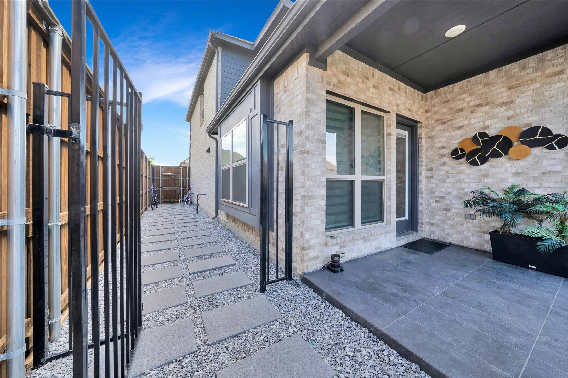 Single Family Residence For Rent in Collin County , 11908 Vista Meadow Lane, Frisco, Texas 75035, 6 Bedroom, 4 Bathroom, 2 Garage spaces, 4,241 Sqft, built in 2021, Price $4,500, mls#21282804, Real Estate Agent in Frisco, Homes For Rent in Collin county, Homes For Rent in Frisco, Realtor in Frisco Texas, Real Estate Brokerage Independent Realty Texas, Luminita Cordes Realtor