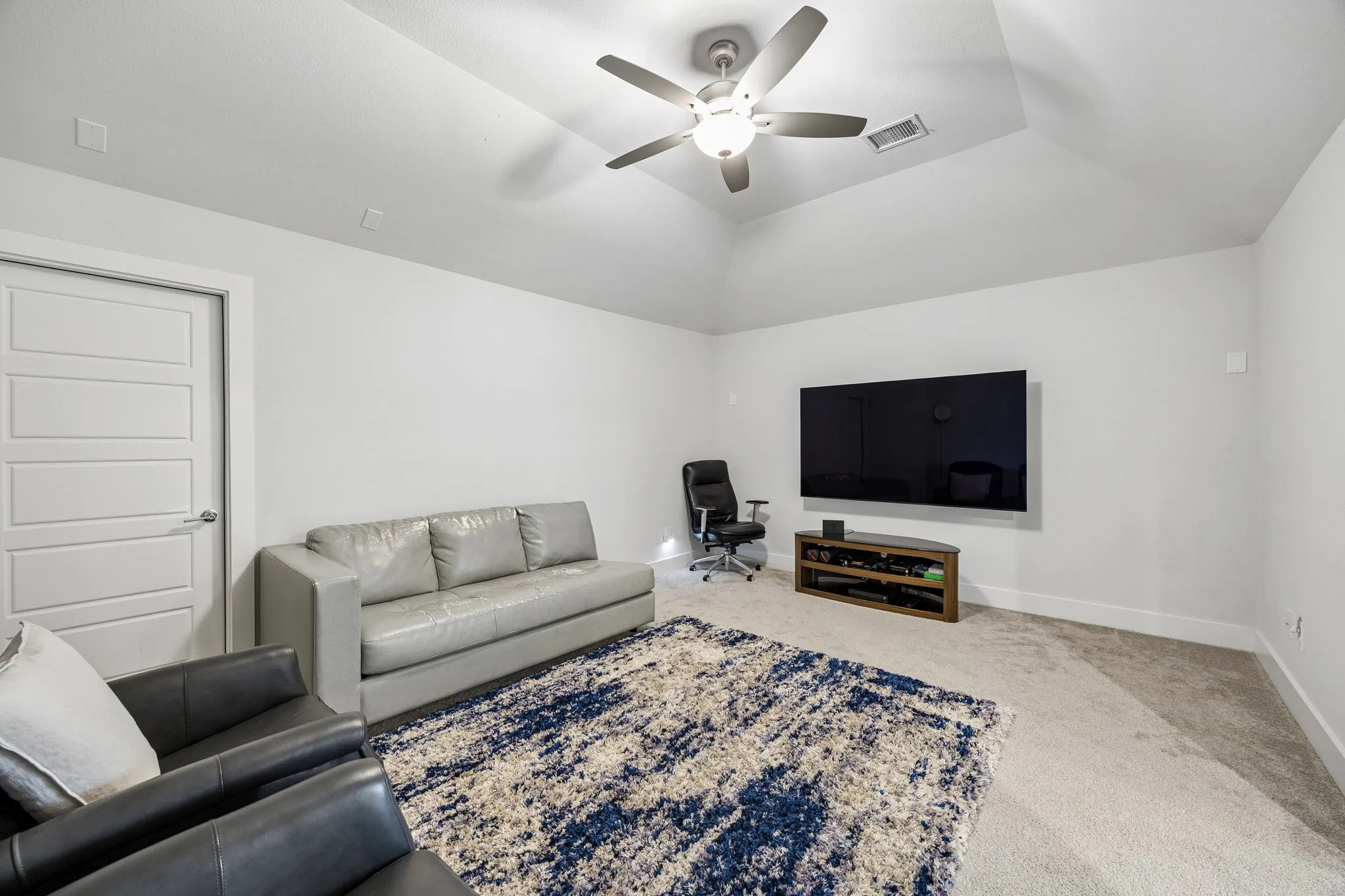 Single Family Residence For Sale in Collin County , 13169 Juilliard Street, Frisco, Texas 75035, 4 Bedroom, 4 Bathroom, 2 Garage spaces, 3,632 Sqft, built in 2019, mls#21283638, Real Estate Agent in Frisco, Homes For Sale in Collin county, Homes For Sale in Frisco, Realtor in Frisco Texas, Real Estate Brokerage Independent Realty Texas, Luminita Cordes Realtor