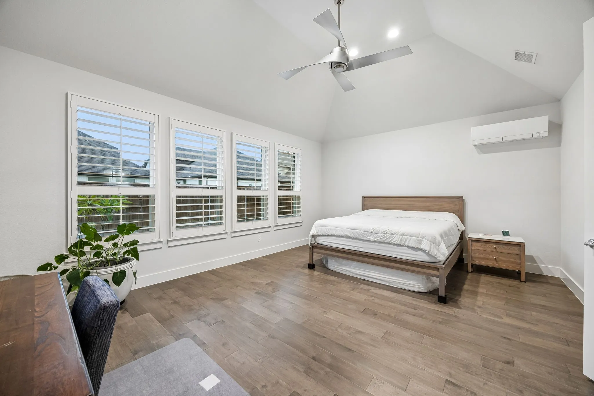 Single Family Residence For Sale in Collin County , 13169 Juilliard Street, Frisco, Texas 75035, 4 Bedroom, 4 Bathroom, 2 Garage spaces, 3,632 Sqft, built in 2019, mls#21283638, Real Estate Agent in Frisco, Homes For Sale in Collin county, Homes For Sale in Frisco, Realtor in Frisco Texas, Real Estate Brokerage Independent Realty Texas, Luminita Cordes Realtor