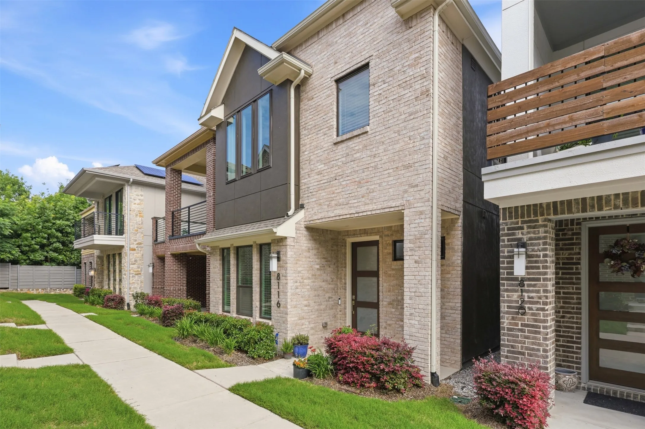 Single Family Residence For Sale in Dallas County , 8116 Radnor Road, Dallas, Texas 75231, 3 Bedroom, 3 Bathroom, 2 Garage spaces, 1,646 Sqft, built in 2022, mls#21281795, Real Estate Agent in Dallas, Homes For Sale in Dallas county, Homes For Sale in Dallas, Realtor in Dallas Texas, Real Estate Brokerage Independent Realty Texas, Luminita Cordes Realtor