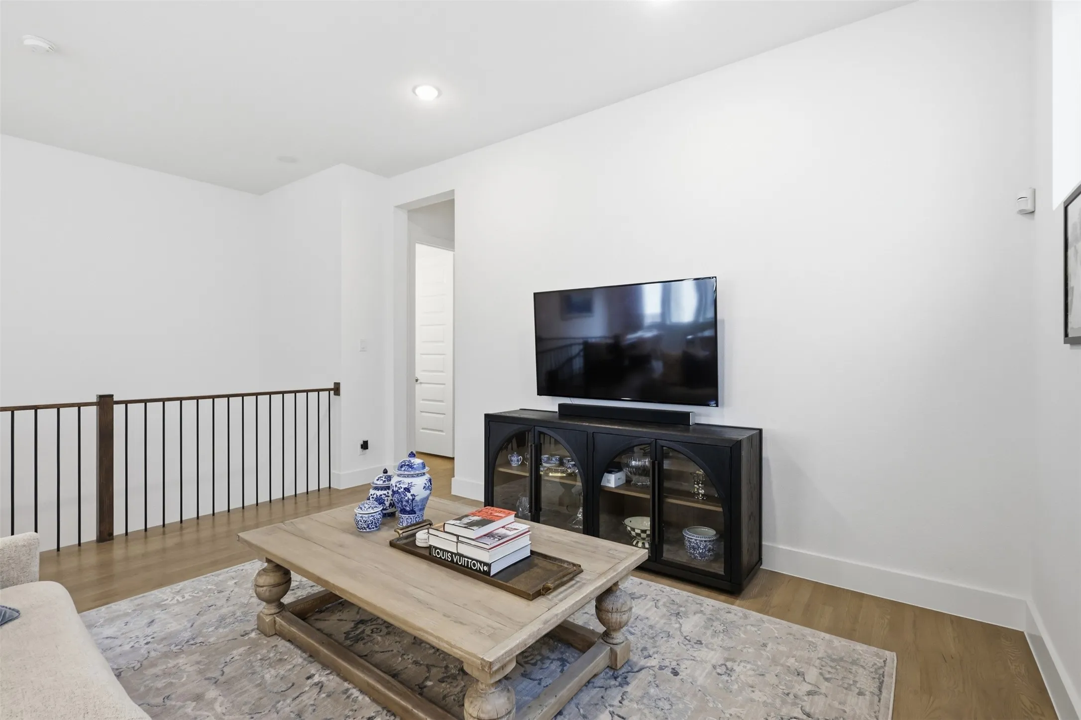 Single Family Residence For Sale in Dallas County , 8116 Radnor Road, Dallas, Texas 75231, 3 Bedroom, 3 Bathroom, 2 Garage spaces, 1,646 Sqft, built in 2022, mls#21281795, Real Estate Agent in Dallas, Homes For Sale in Dallas county, Homes For Sale in Dallas, Realtor in Dallas Texas, Real Estate Brokerage Independent Realty Texas, Luminita Cordes Realtor