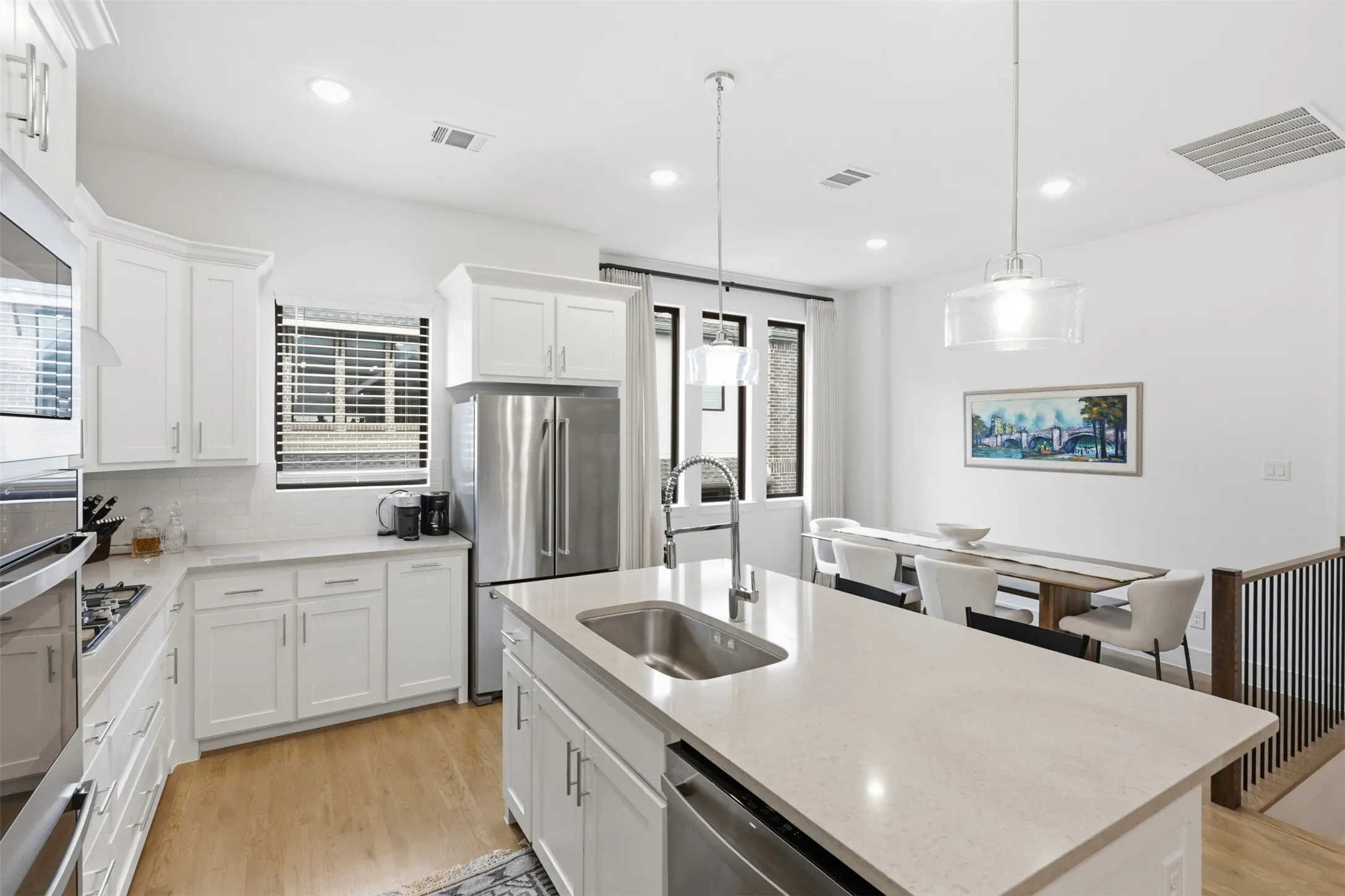 Single Family Residence For Sale in Dallas County , 8116 Radnor Road, Dallas, Texas 75231, 3 Bedroom, 3 Bathroom, 2 Garage spaces, 1,646 Sqft, built in 2022, mls#21281795, Real Estate Agent in Dallas, Homes For Sale in Dallas county, Homes For Sale in Dallas, Realtor in Dallas Texas, Real Estate Brokerage Independent Realty Texas, Luminita Cordes Realtor