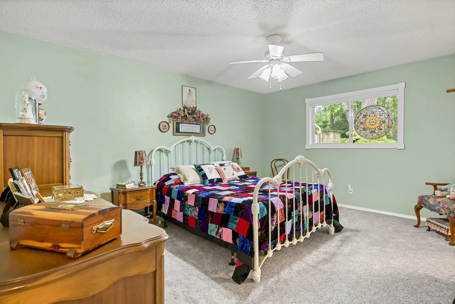 Single Family Residence For Sale in Titus County , 1002 S Lide Avenue, Mt Pleasant, Texas 75455, 3 Bedroom, 2 Bathroom, 2 Garage spaces, 1,840 Sqft, built in 1973, mls#21283647, Real Estate Agent in Mt Pleasant, Homes For Sale in Titus county, Homes For Sale in Mt Pleasant, Realtor in Mt Pleasant Texas, Real Estate Brokerage Independent Realty Texas, Luminita Cordes Realtor