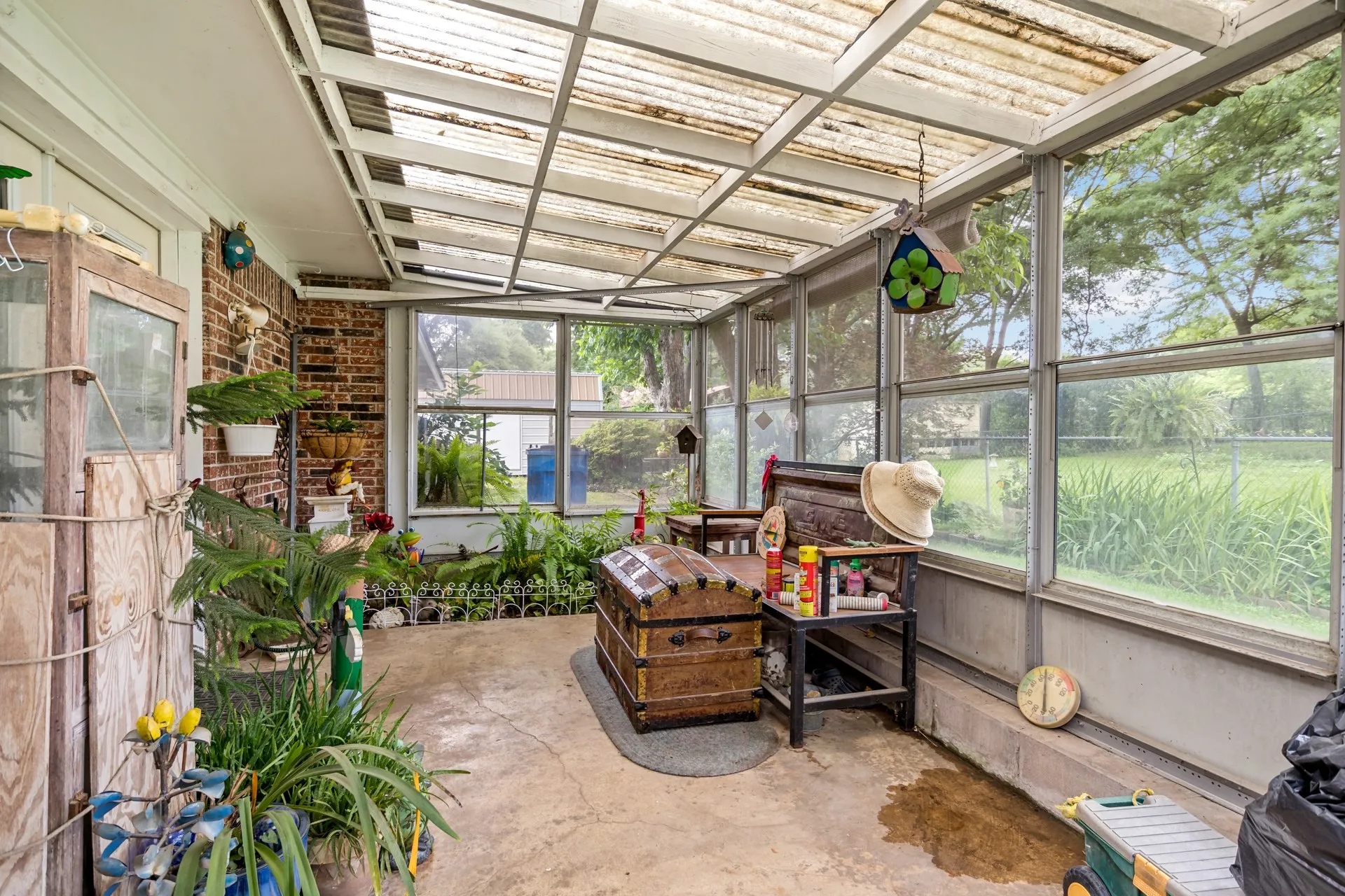 Single Family Residence For Sale in Titus County , 1002 S Lide Avenue, Mt Pleasant, Texas 75455, 3 Bedroom, 2 Bathroom, 2 Garage spaces, 1,840 Sqft, built in 1973, mls#21283647, Real Estate Agent in Mt Pleasant, Homes For Sale in Titus county, Homes For Sale in Mt Pleasant, Realtor in Mt Pleasant Texas, Real Estate Brokerage Independent Realty Texas, Luminita Cordes Realtor