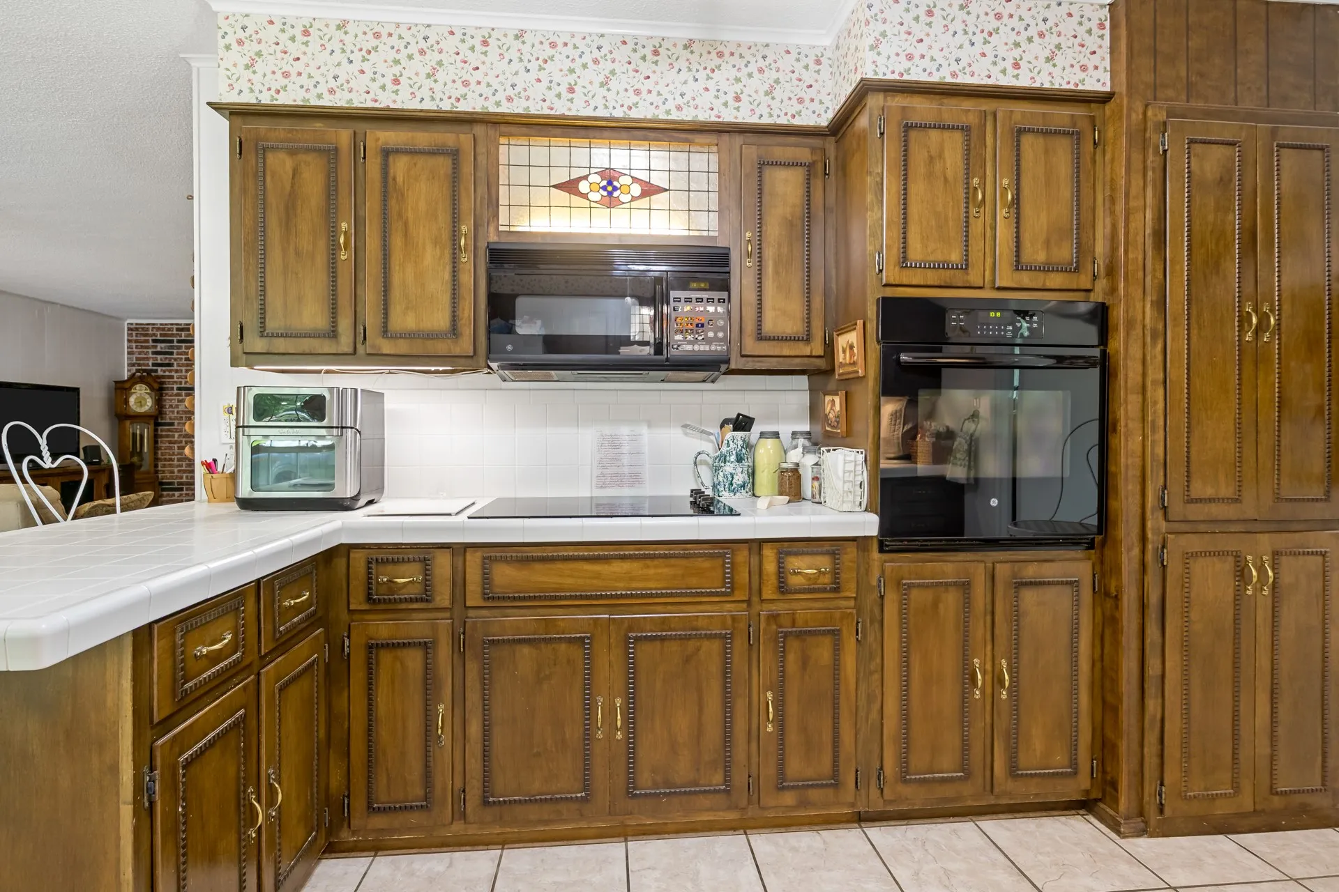 Single Family Residence For Sale in Titus County , 1002 S Lide Avenue, Mt Pleasant, Texas 75455, 3 Bedroom, 2 Bathroom, 2 Garage spaces, 1,840 Sqft, built in 1973, mls#21283647, Real Estate Agent in Mt Pleasant, Homes For Sale in Titus county, Homes For Sale in Mt Pleasant, Realtor in Mt Pleasant Texas, Real Estate Brokerage Independent Realty Texas, Luminita Cordes Realtor