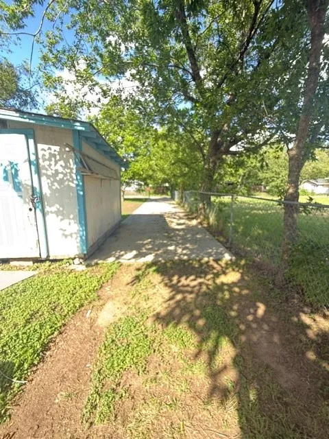 Single Family Residence For Sale in Erath County , 671 N. Race, Stephenville, Texas 76401, 3 Bedroom, 1 Bathroom, Garage spaces, 932 Sqft, built in 1932, mls#21283774, Real Estate Agent in Stephenville, Homes For Sale in Erath county, Homes For Sale in Stephenville, Realtor in Stephenville Texas, Real Estate Brokerage Independent Realty Texas, Luminita Cordes Realtor