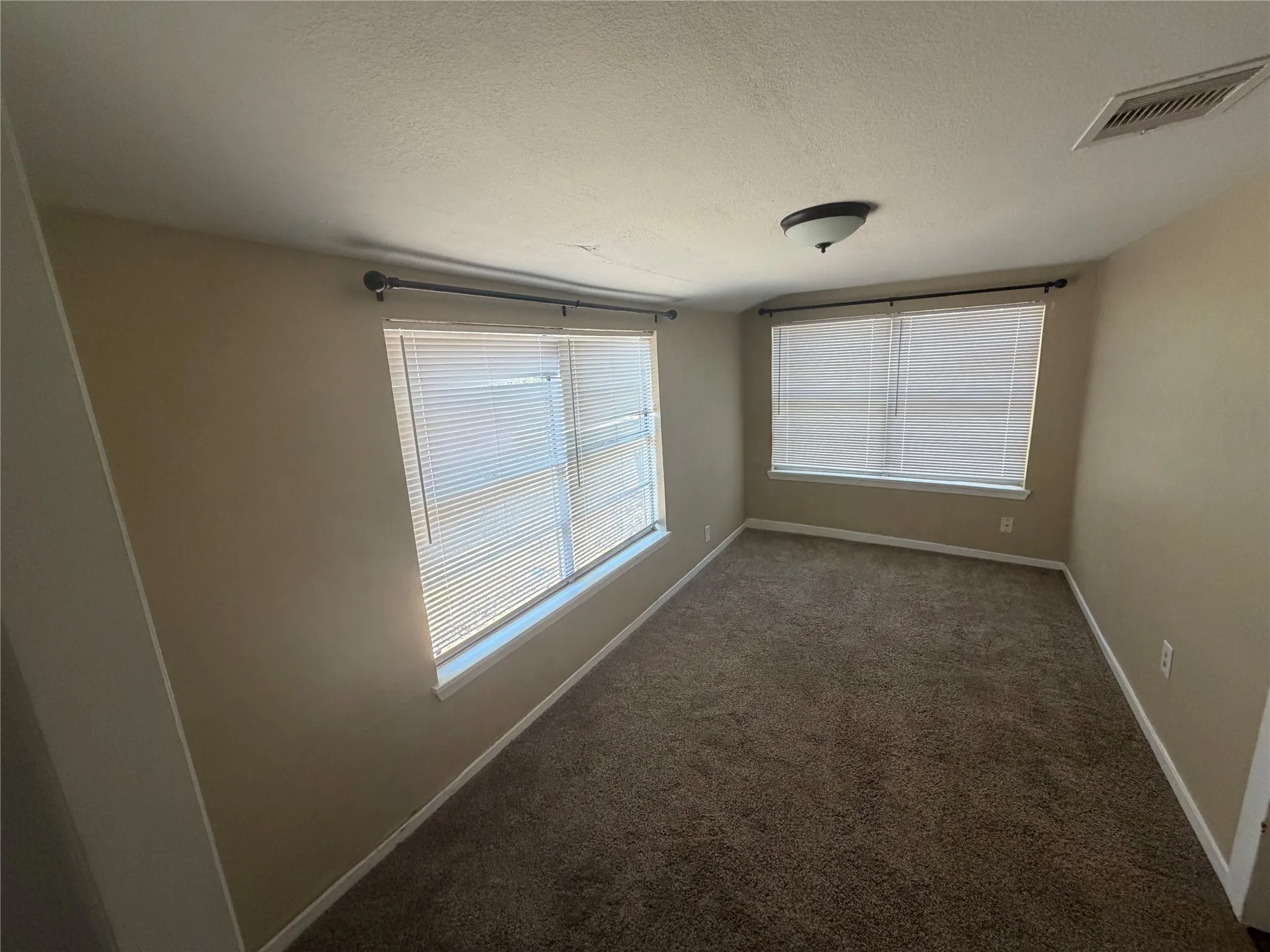 Single Family Residence For Sale in Erath County , 671 N. Race, Stephenville, Texas 76401, 3 Bedroom, 1 Bathroom, Garage spaces, 932 Sqft, built in 1932, mls#21283774, Real Estate Agent in Stephenville, Homes For Sale in Erath county, Homes For Sale in Stephenville, Realtor in Stephenville Texas, Real Estate Brokerage Independent Realty Texas, Luminita Cordes Realtor