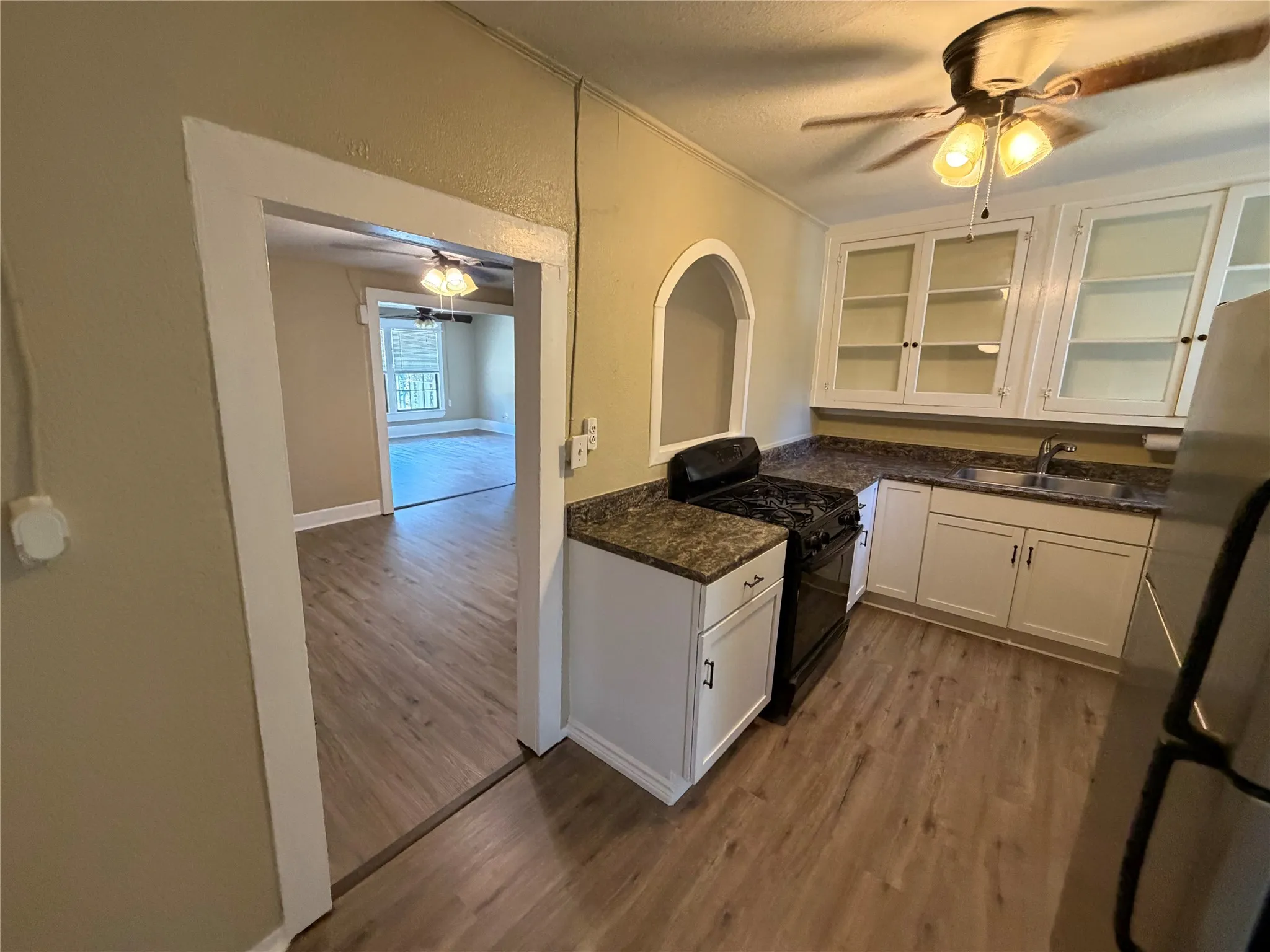 Single Family Residence For Sale in Erath County , 671 N. Race, Stephenville, Texas 76401, 3 Bedroom, 1 Bathroom, Garage spaces, 932 Sqft, built in 1932, mls#21283774, Real Estate Agent in Stephenville, Homes For Sale in Erath county, Homes For Sale in Stephenville, Realtor in Stephenville Texas, Real Estate Brokerage Independent Realty Texas, Luminita Cordes Realtor