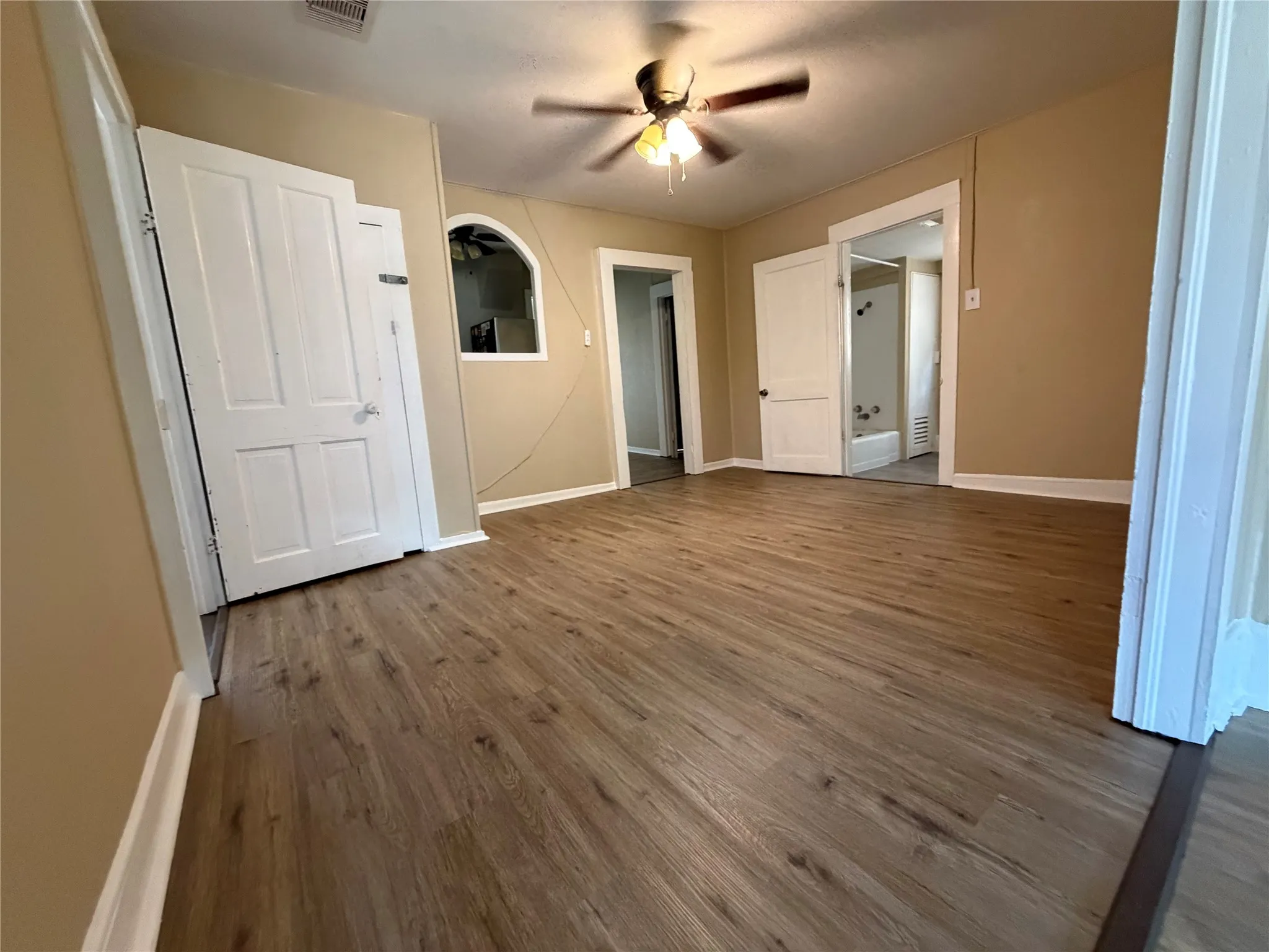 Single Family Residence For Sale in Erath County , 671 N. Race, Stephenville, Texas 76401, 3 Bedroom, 1 Bathroom, Garage spaces, 932 Sqft, built in 1932, mls#21283774, Real Estate Agent in Stephenville, Homes For Sale in Erath county, Homes For Sale in Stephenville, Realtor in Stephenville Texas, Real Estate Brokerage Independent Realty Texas, Luminita Cordes Realtor