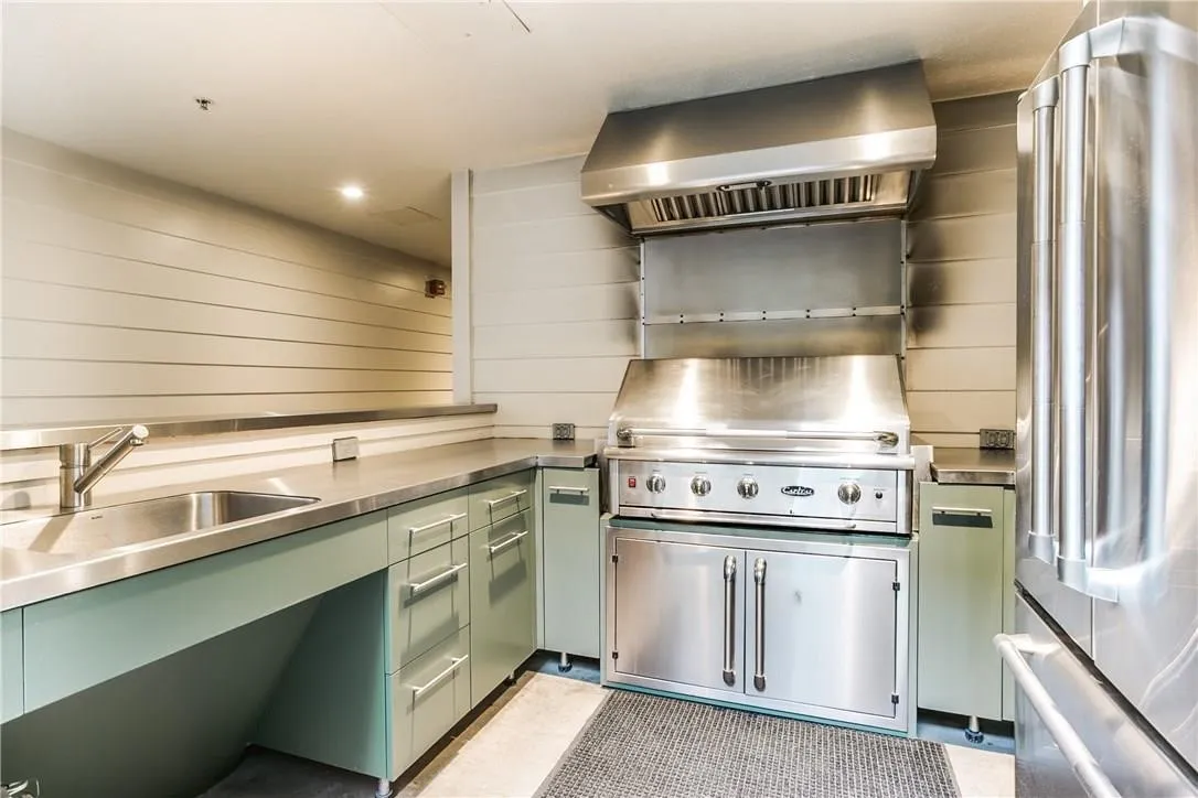 Condominium For Sale in Tarrant County , 411 W 7th Street 305, Fort Worth, Texas 76102, 1 Bedroom, 2 Bathroom, Garage spaces, 1,149 Sqft, built in 1921, mls#21277880, Real Estate Agent in Fort Worth, Homes For Sale in Tarrant county, Homes For Sale in Fort Worth, Realtor in Fort Worth Texas, Real Estate Brokerage Independent Realty Texas, Luminita Cordes Realtor