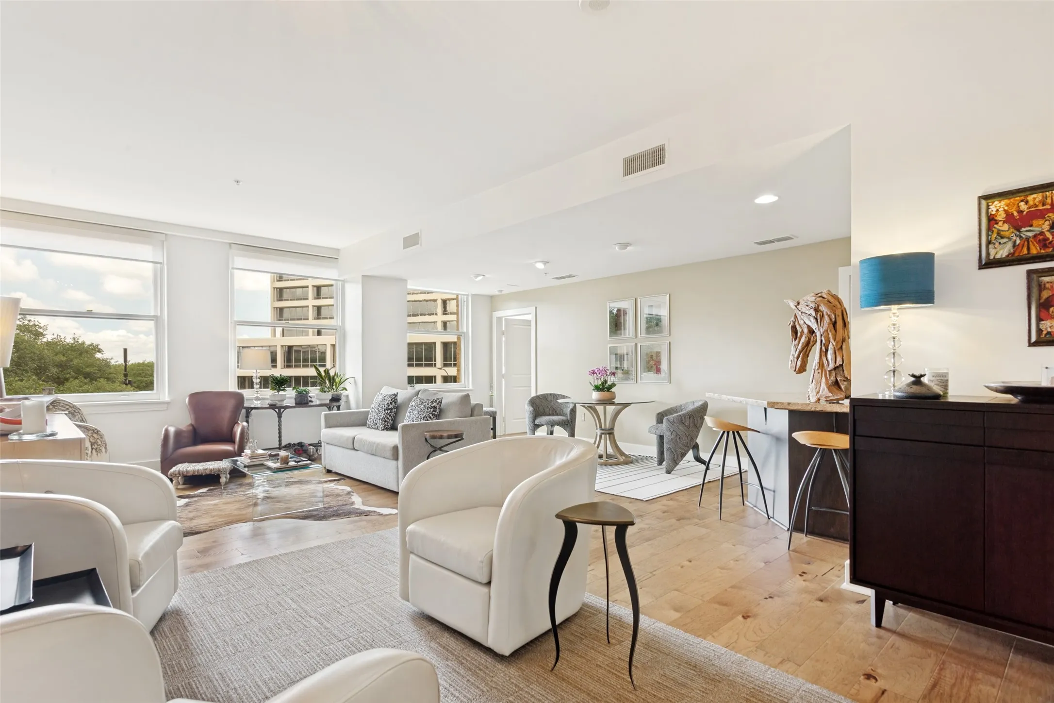 Condominium For Sale in Tarrant County , 411 W 7th Street 305, Fort Worth, Texas 76102, 1 Bedroom, 2 Bathroom, Garage spaces, 1,149 Sqft, built in 1921, mls#21277880, Real Estate Agent in Fort Worth, Homes For Sale in Tarrant county, Homes For Sale in Fort Worth, Realtor in Fort Worth Texas, Real Estate Brokerage Independent Realty Texas, Luminita Cordes Realtor