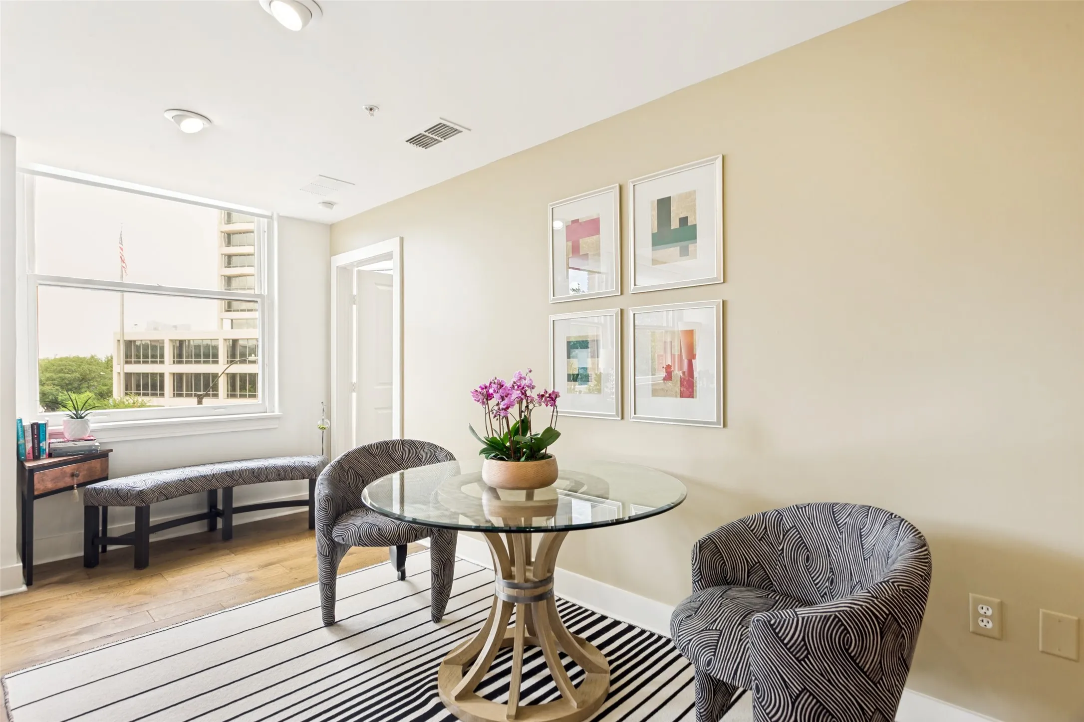 Condominium For Sale in Tarrant County , 411 W 7th Street 305, Fort Worth, Texas 76102, 1 Bedroom, 2 Bathroom, Garage spaces, 1,149 Sqft, built in 1921, mls#21277880, Real Estate Agent in Fort Worth, Homes For Sale in Tarrant county, Homes For Sale in Fort Worth, Realtor in Fort Worth Texas, Real Estate Brokerage Independent Realty Texas, Luminita Cordes Realtor