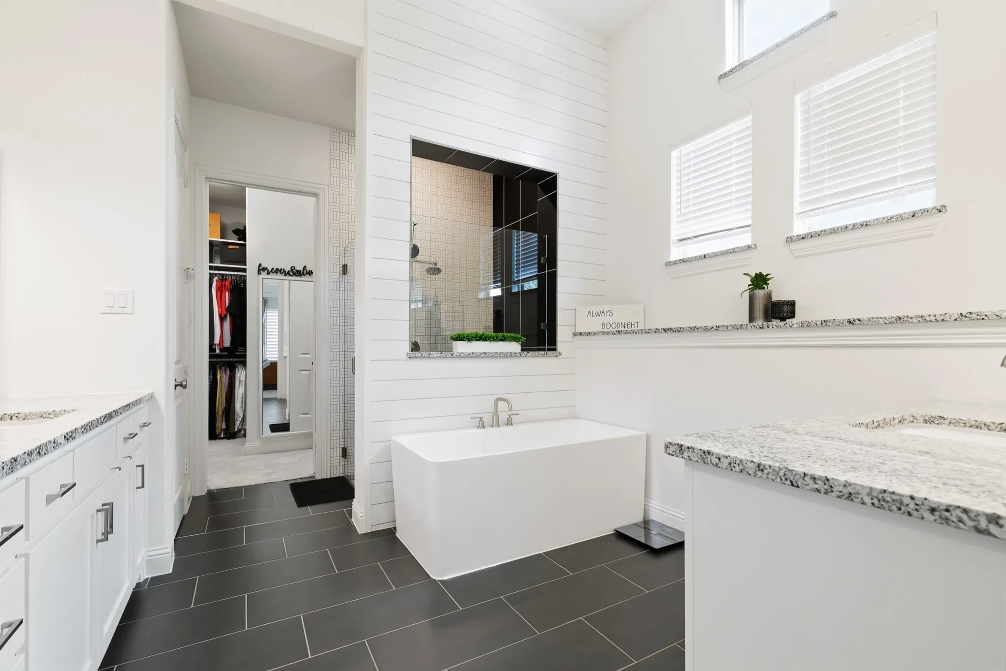 Single Family Residence For Sale in Denton County , 4155 Vivion Drive, Frisco, Texas 75034, 5 Bedroom, 5 Bathroom, 2 Garage spaces, 4,398 Sqft, built in 2020, mls#21280632, Real Estate Agent in Frisco, Homes For Sale in Denton county, Homes For Sale in Frisco, Realtor in Frisco Texas, Real Estate Brokerage Independent Realty Texas, Luminita Cordes Realtor