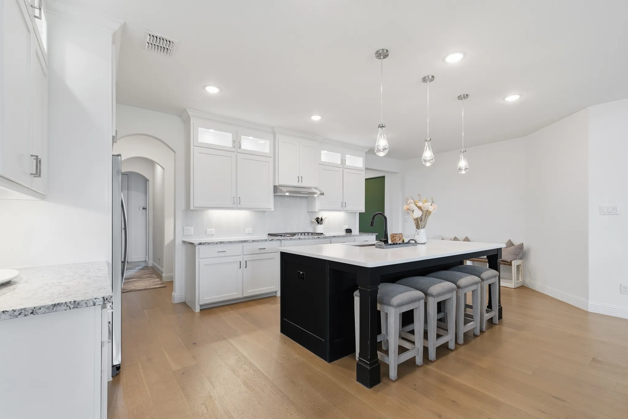 Single Family Residence For Sale in Denton County , 4155 Vivion Drive, Frisco, Texas 75034, 5 Bedroom, 5 Bathroom, 2 Garage spaces, 4,398 Sqft, built in 2020, mls#21280632, Real Estate Agent in Frisco, Homes For Sale in Denton county, Homes For Sale in Frisco, Realtor in Frisco Texas, Real Estate Brokerage Independent Realty Texas, Luminita Cordes Realtor