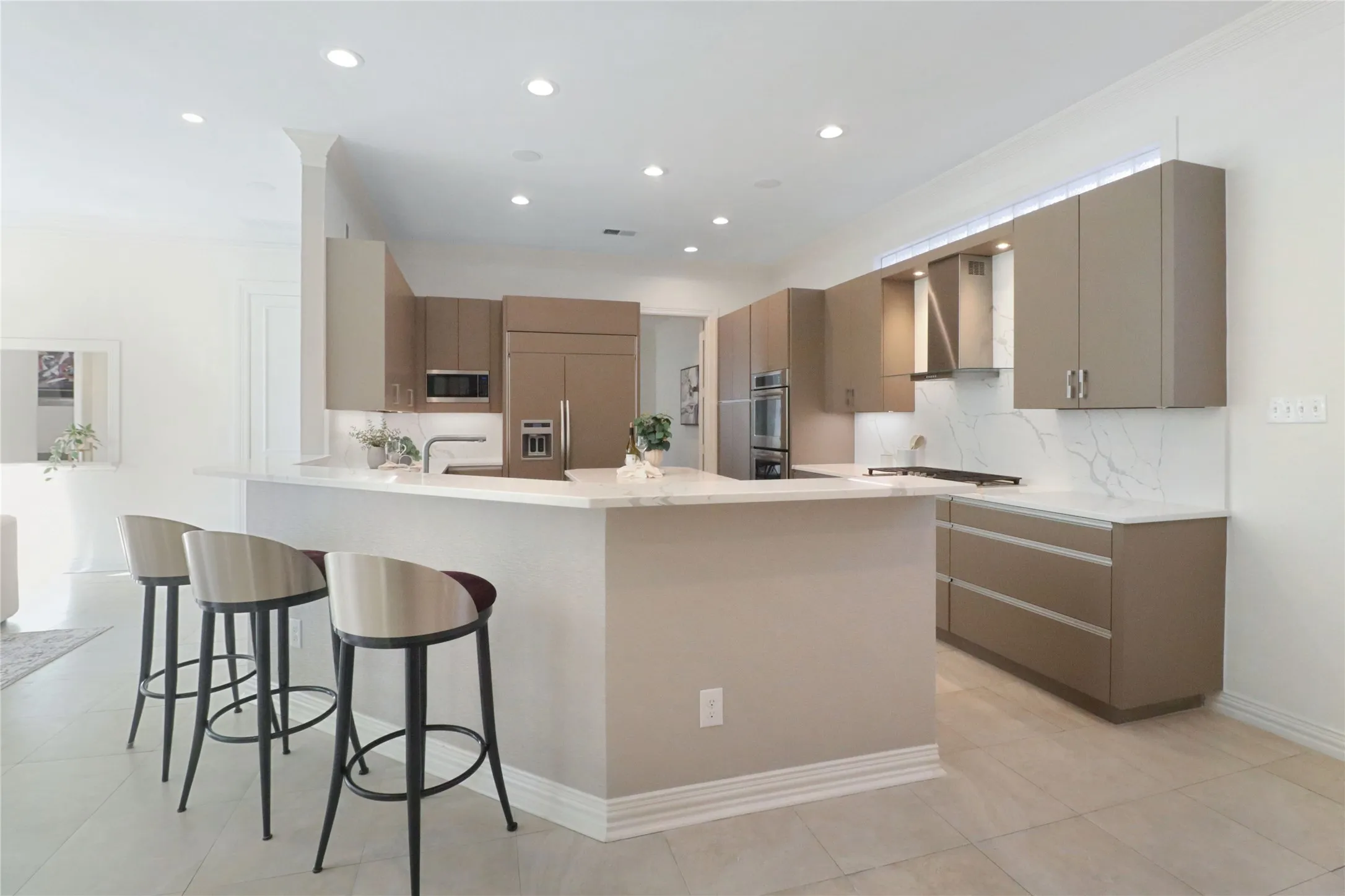 Single Family Residence For Sale in Collin County , 5819 Coolwater Cove, Dallas, Texas 75252, 4 Bedroom, 4 Bathroom, 3 Garage spaces, 4,370 Sqft, built in 1994, mls#21281047, Real Estate Agent in Dallas, Homes For Sale in Collin county, Homes For Sale in Dallas, Realtor in Dallas Texas, Real Estate Brokerage Independent Realty Texas, Luminita Cordes Realtor