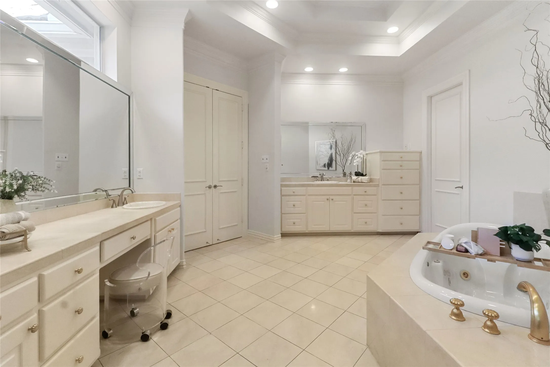 Single Family Residence For Sale in Collin County , 5819 Coolwater Cove, Dallas, Texas 75252, 4 Bedroom, 4 Bathroom, 3 Garage spaces, 4,370 Sqft, built in 1994, mls#21281047, Real Estate Agent in Dallas, Homes For Sale in Collin county, Homes For Sale in Dallas, Realtor in Dallas Texas, Real Estate Brokerage Independent Realty Texas, Luminita Cordes Realtor