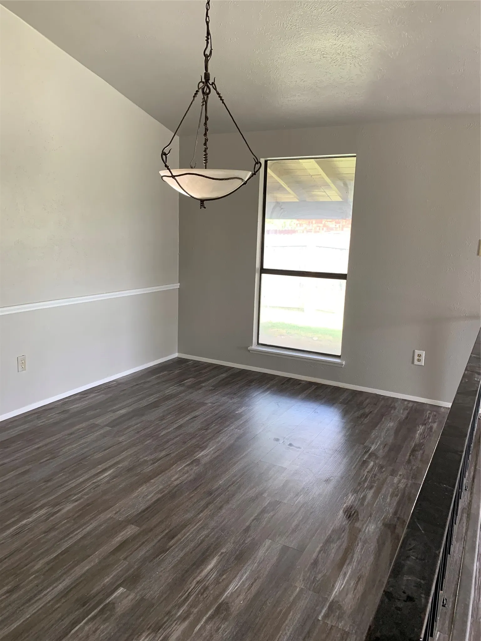 Single Family Residence For Rent in Denton County , 5260 Pruitt Drive, The Colony, Texas 75056, 3 Bedrooms, 2 Bathrooms, 2 Garage spaces, 1,946 Sqft, built in 1983, Price $2,300, mls#21283847, Real Estate Agent in The Colony, Homes For Rent in Denton county, Homes For Rent in The Colony, Realtor in The Colony Texas, Real Estate Brokerage Independent Realty Texas, Luminita Cordes Realtor