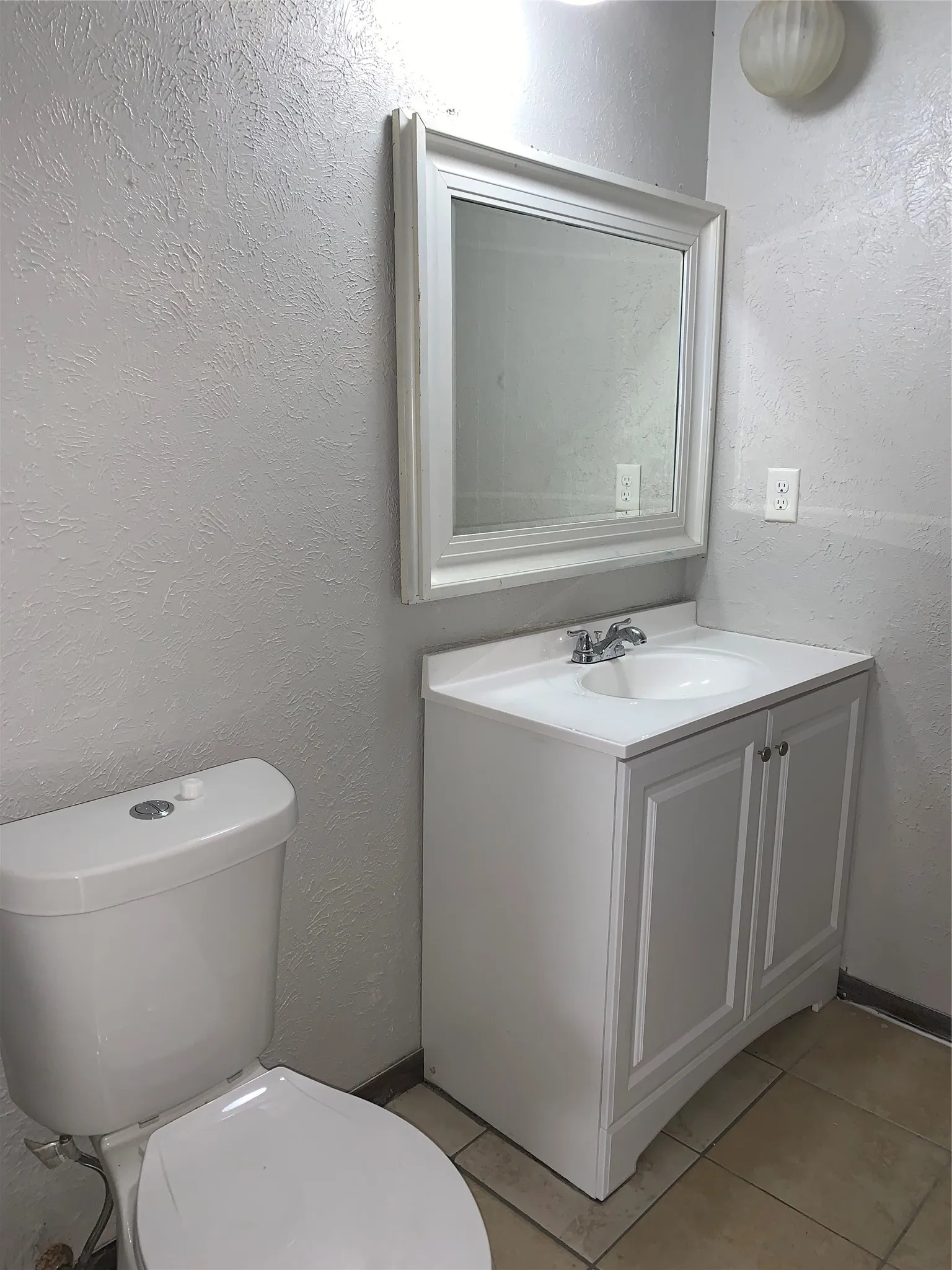 Single Family Residence For Rent in Denton County , 5260 Pruitt Drive, The Colony, Texas 75056, 3 Bedrooms, 2 Bathrooms, 2 Garage spaces, 1,946 Sqft, built in 1983, Price $2,300, mls#21283847, Real Estate Agent in The Colony, Homes For Rent in Denton county, Homes For Rent in The Colony, Realtor in The Colony Texas, Real Estate Brokerage Independent Realty Texas, Luminita Cordes Realtor