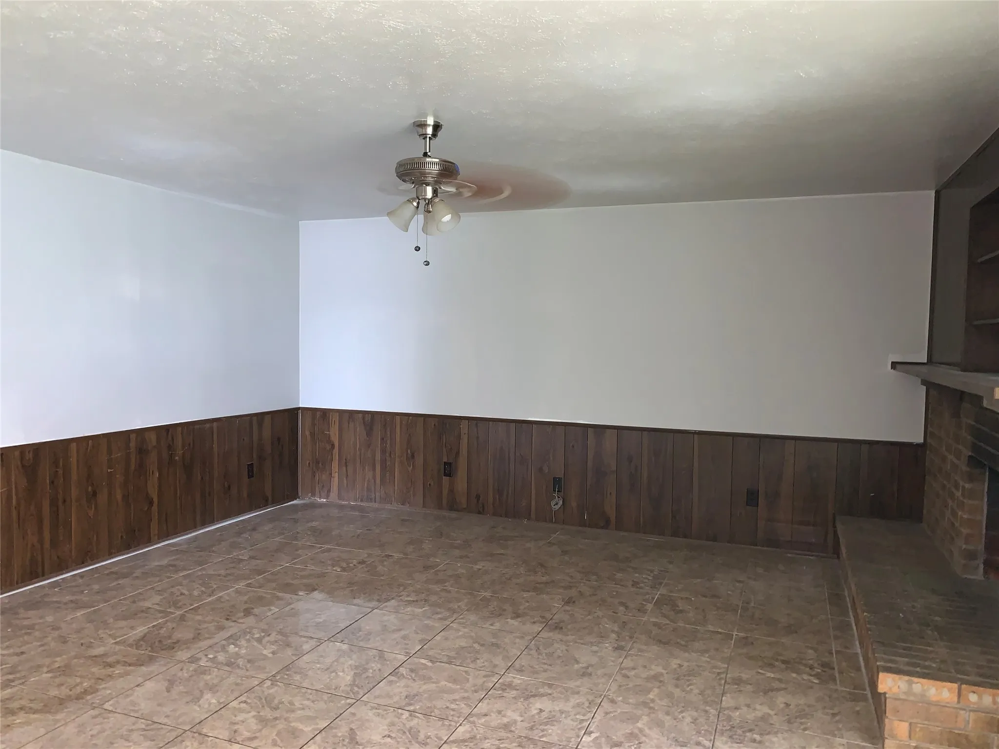 Single Family Residence For Rent in Denton County , 5260 Pruitt Drive, The Colony, Texas 75056, 3 Bedrooms, 2 Bathrooms, 2 Garage spaces, 1,946 Sqft, built in 1983, Price $2,300, mls#21283847, Real Estate Agent in The Colony, Homes For Rent in Denton county, Homes For Rent in The Colony, Realtor in The Colony Texas, Real Estate Brokerage Independent Realty Texas, Luminita Cordes Realtor