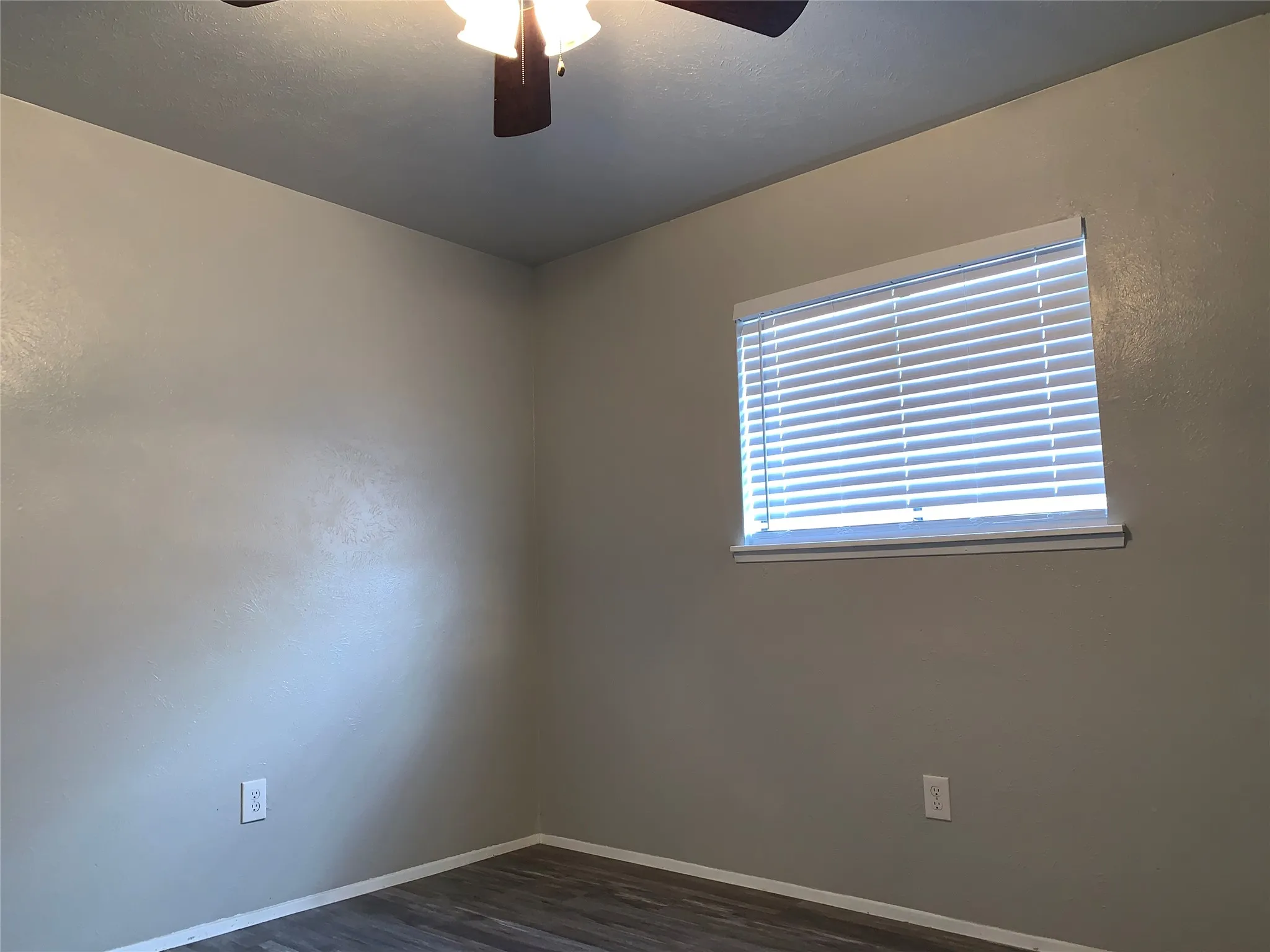 Single Family Residence For Rent in Denton County , 5260 Pruitt Drive, The Colony, Texas 75056, 3 Bedrooms, 2 Bathrooms, 2 Garage spaces, 1,946 Sqft, built in 1983, Price $2,300, mls#21283847, Real Estate Agent in The Colony, Homes For Rent in Denton county, Homes For Rent in The Colony, Realtor in The Colony Texas, Real Estate Brokerage Independent Realty Texas, Luminita Cordes Realtor