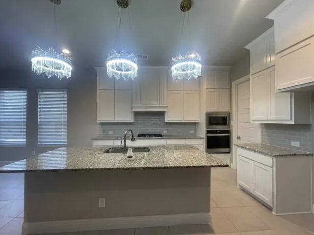 Single Family Residence For Sale in Ellis County , 321 Equestrian Drive, Waxahachie, Texas 75165, 4 Bedroom, 4 Bathroom, 2 Garage spaces, 3,105 Sqft, built in 2019, mls#21283833, Real Estate Agent in Waxahachie, Homes For Sale in Ellis county, Homes For Sale in Waxahachie, Realtor in Waxahachie Texas, Real Estate Brokerage Independent Realty Texas, Luminita Cordes Realtor