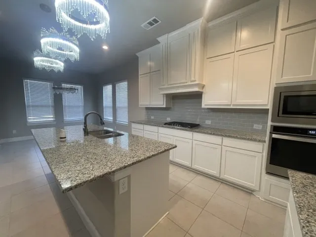 Single Family Residence For Sale in Ellis County , 321 Equestrian Drive, Waxahachie, Texas 75165, 4 Bedroom, 4 Bathroom, 2 Garage spaces, 3,105 Sqft, built in 2019, mls#21283833, Real Estate Agent in Waxahachie, Homes For Sale in Ellis county, Homes For Sale in Waxahachie, Realtor in Waxahachie Texas, Real Estate Brokerage Independent Realty Texas, Luminita Cordes Realtor