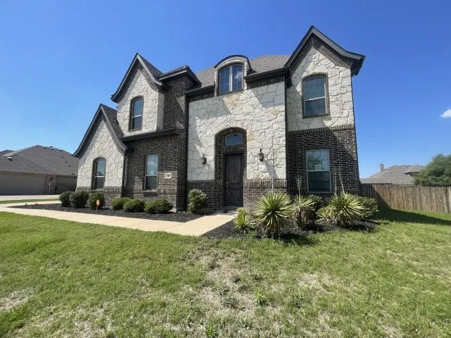 Single Family Residence For Sale in Ellis County , 321 Equestrian Drive, Waxahachie, Texas 75165, 4 Bedroom, 4 Bathroom, 2 Garage spaces, 3,105 Sqft, built in 2019, mls#21283833, Real Estate Agent in Waxahachie, Homes For Sale in Ellis county, Homes For Sale in Waxahachie, Realtor in Waxahachie Texas, Real Estate Brokerage Independent Realty Texas, Luminita Cordes Realtor
