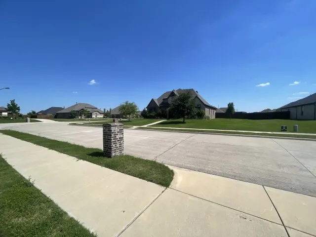 Single Family Residence For Sale in Ellis County , 321 Equestrian Drive, Waxahachie, Texas 75165, 4 Bedroom, 4 Bathroom, 2 Garage spaces, 3,105 Sqft, built in 2019, mls#21283833, Real Estate Agent in Waxahachie, Homes For Sale in Ellis county, Homes For Sale in Waxahachie, Realtor in Waxahachie Texas, Real Estate Brokerage Independent Realty Texas, Luminita Cordes Realtor