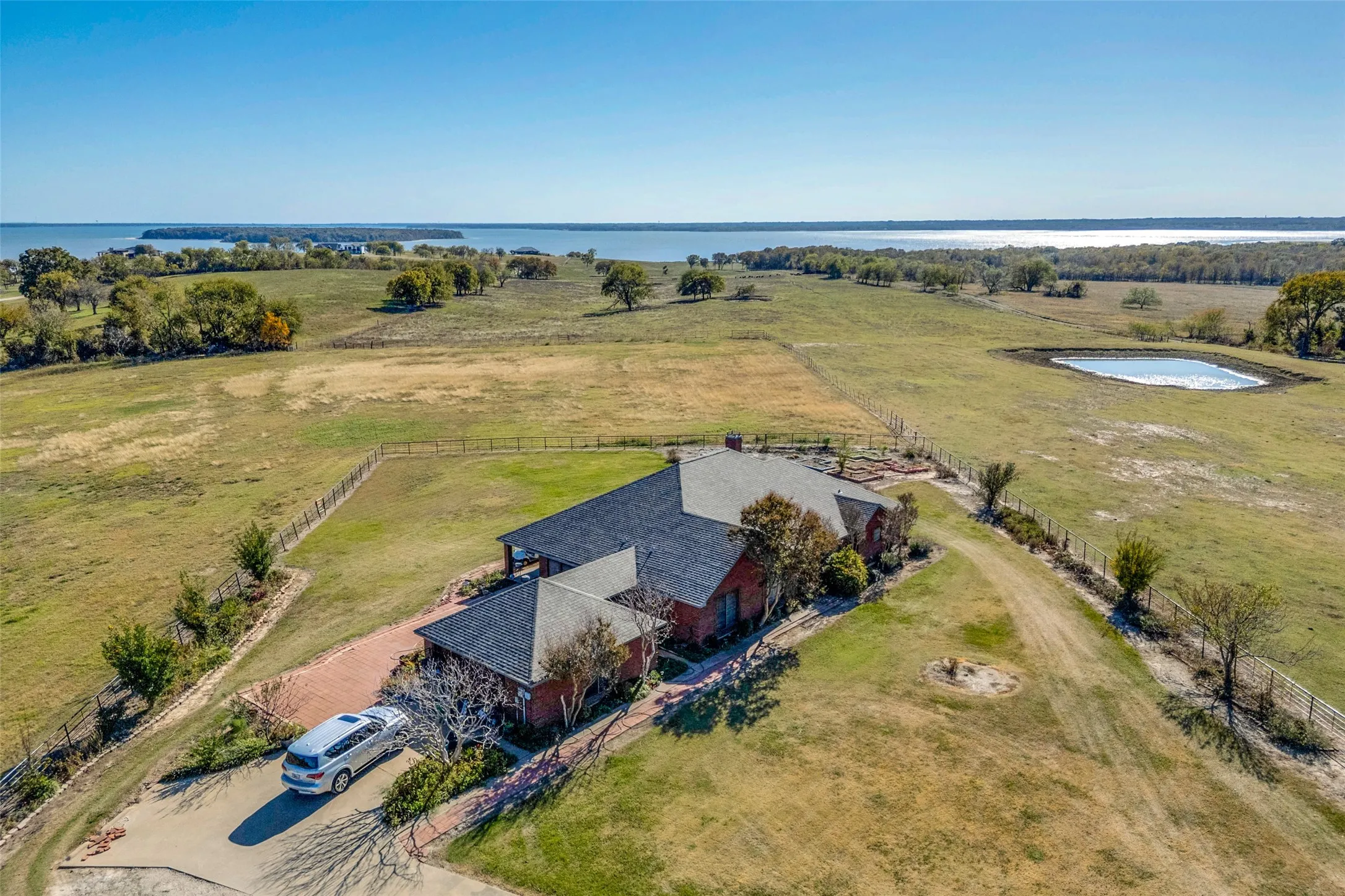 Single Family Residence For Sale in Kaufman County , 15675 County Road 4024, Kemp, Texas 75143, 3 Bedrooms, 2 Bathrooms, 2 Garage spaces, 2,690 Sqft, built in 1991, Price $3,500,000, mls#21283816, Real Estate Agent in Kemp, Homes For Sale in Kaufman county, Homes For Sale in Kemp, Realtor in Kemp Texas, Real Estate Brokerage Independent Realty Texas, Luminita Cordes Realtor