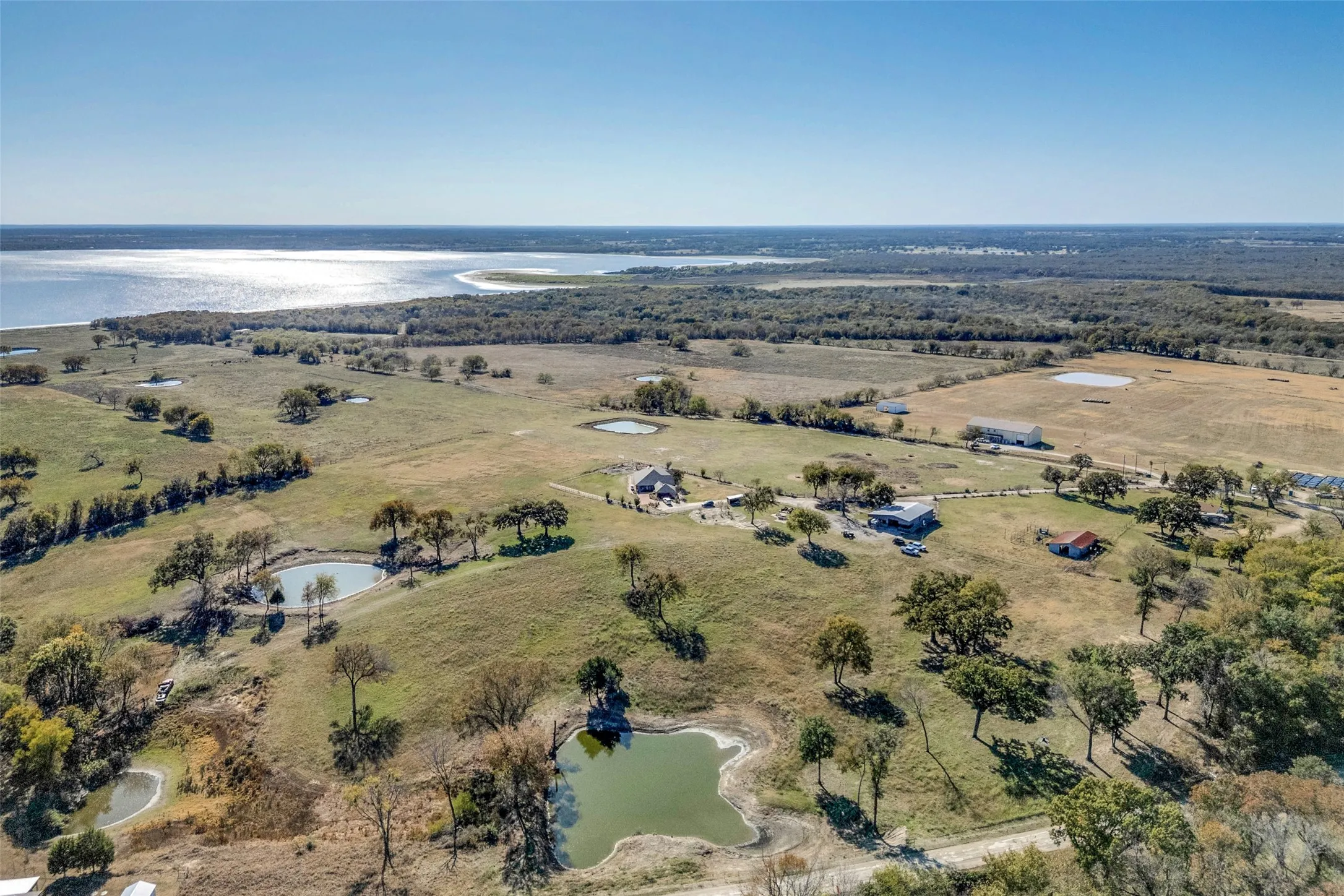 Single Family Residence For Sale in Kaufman County , 15675 County Road 4024, Kemp, Texas 75143, 3 Bedrooms, 2 Bathrooms, 2 Garage spaces, 2,690 Sqft, built in 1991, Price $3,500,000, mls#21283816, Real Estate Agent in Kemp, Homes For Sale in Kaufman county, Homes For Sale in Kemp, Realtor in Kemp Texas, Real Estate Brokerage Independent Realty Texas, Luminita Cordes Realtor