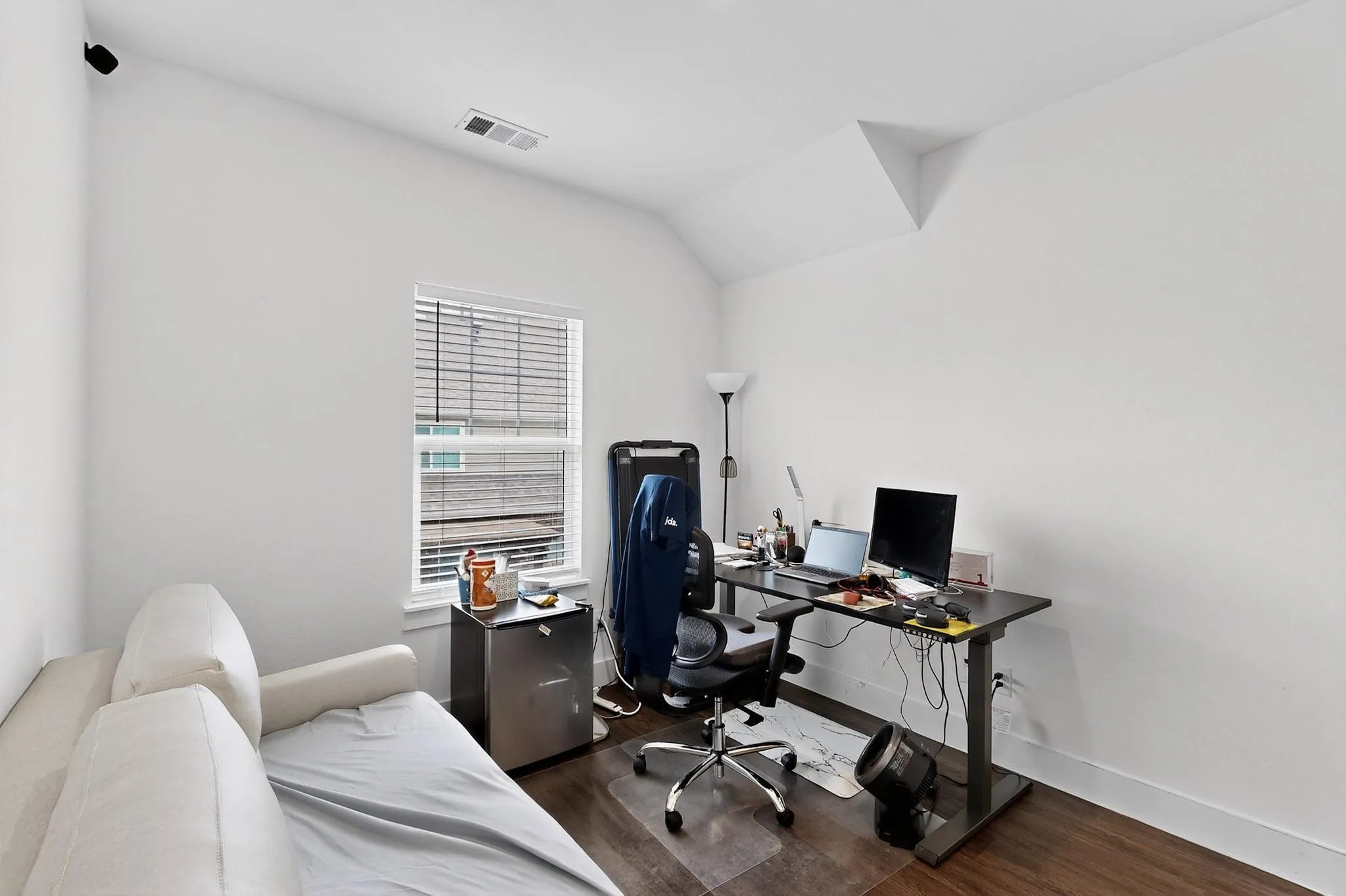 Townhouse For Sale in Collin County , 3016 Grandview Drive, Wylie, Texas 75098, 3 Bedrooms, 3 Bathrooms, 2 Garage spaces, 1,882 Sqft, built in 2021, Price $390,000, mls#21279581, Real Estate Agent in Wylie, Homes For Sale in Collin county, Homes For Sale in Wylie, Realtor in Wylie Texas, Real Estate Brokerage Independent Realty Texas, Luminita Cordes Realtor