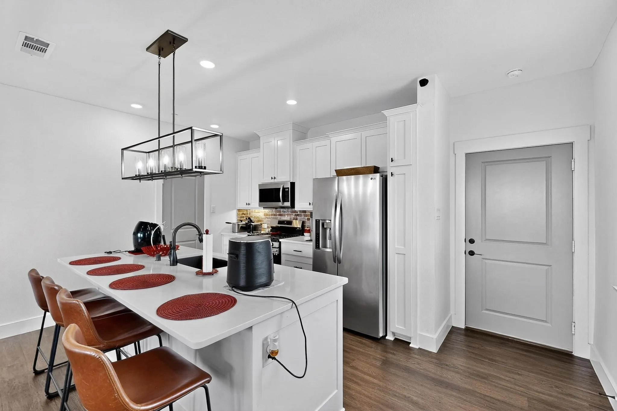 Townhouse For Sale in Collin County , 3016 Grandview Drive, Wylie, Texas 75098, 3 Bedrooms, 3 Bathrooms, 2 Garage spaces, 1,882 Sqft, built in 2021, Price $390,000, mls#21279581, Real Estate Agent in Wylie, Homes For Sale in Collin county, Homes For Sale in Wylie, Realtor in Wylie Texas, Real Estate Brokerage Independent Realty Texas, Luminita Cordes Realtor
