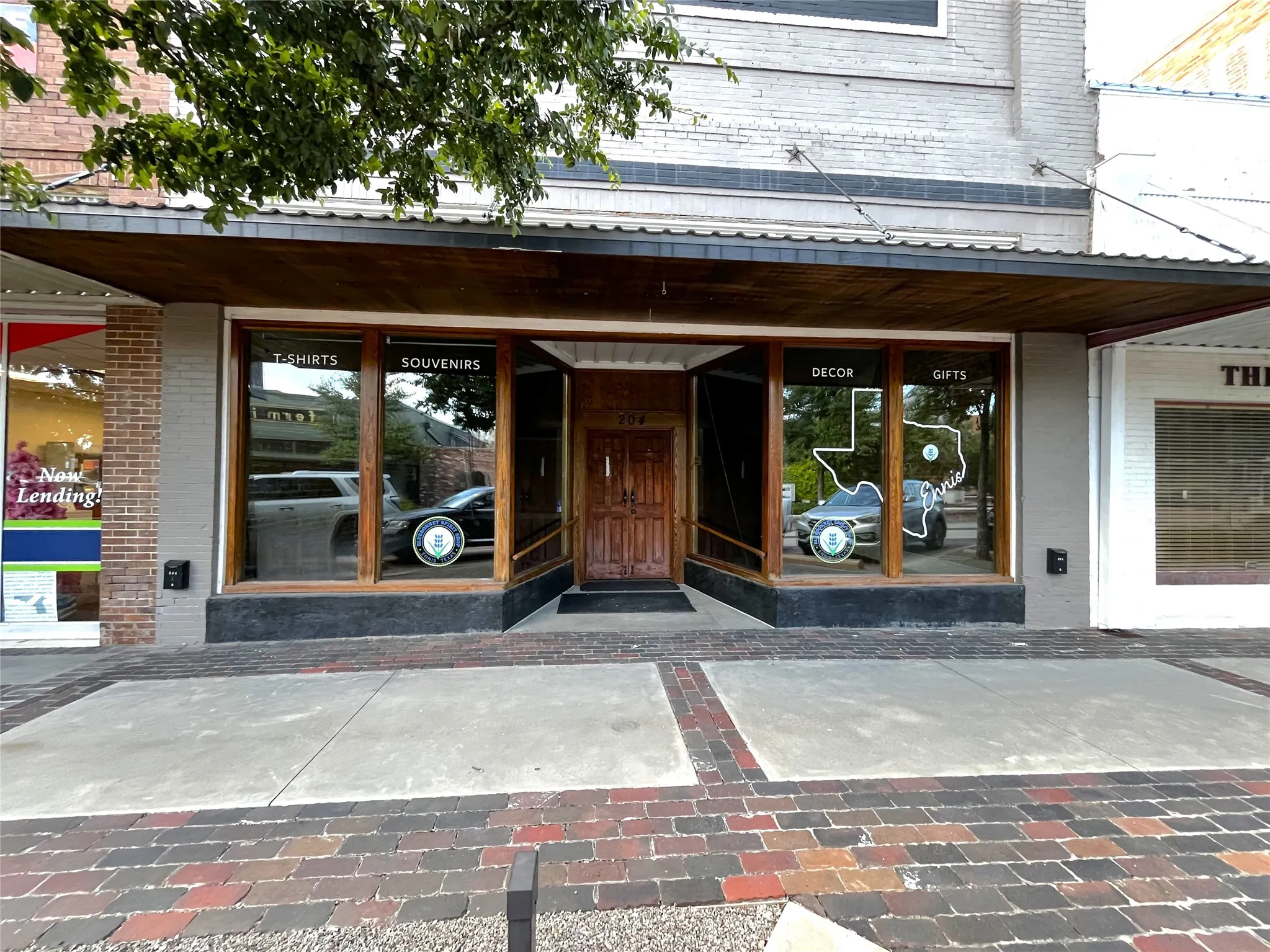 Office For Rent in Ellis County , 204 W Knox Street A, Ennis, Texas 75119, 0, 0, Garage spaces, 0 Sqft, built in 1920, mls#21283243, Real Estate Agent in Ennis, Homes For Rent in Ellis county, Homes For Rent in Ennis, Realtor in Ennis Texas, Real Estate Brokerage Independent Realty Texas, Luminita Cordes Realtor